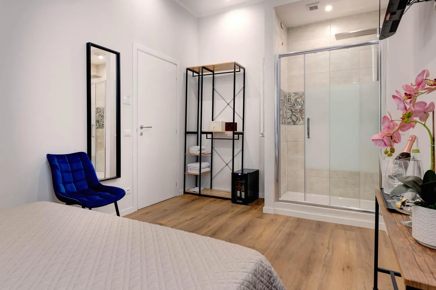 Bathroom, Bed in The Venue Sistina