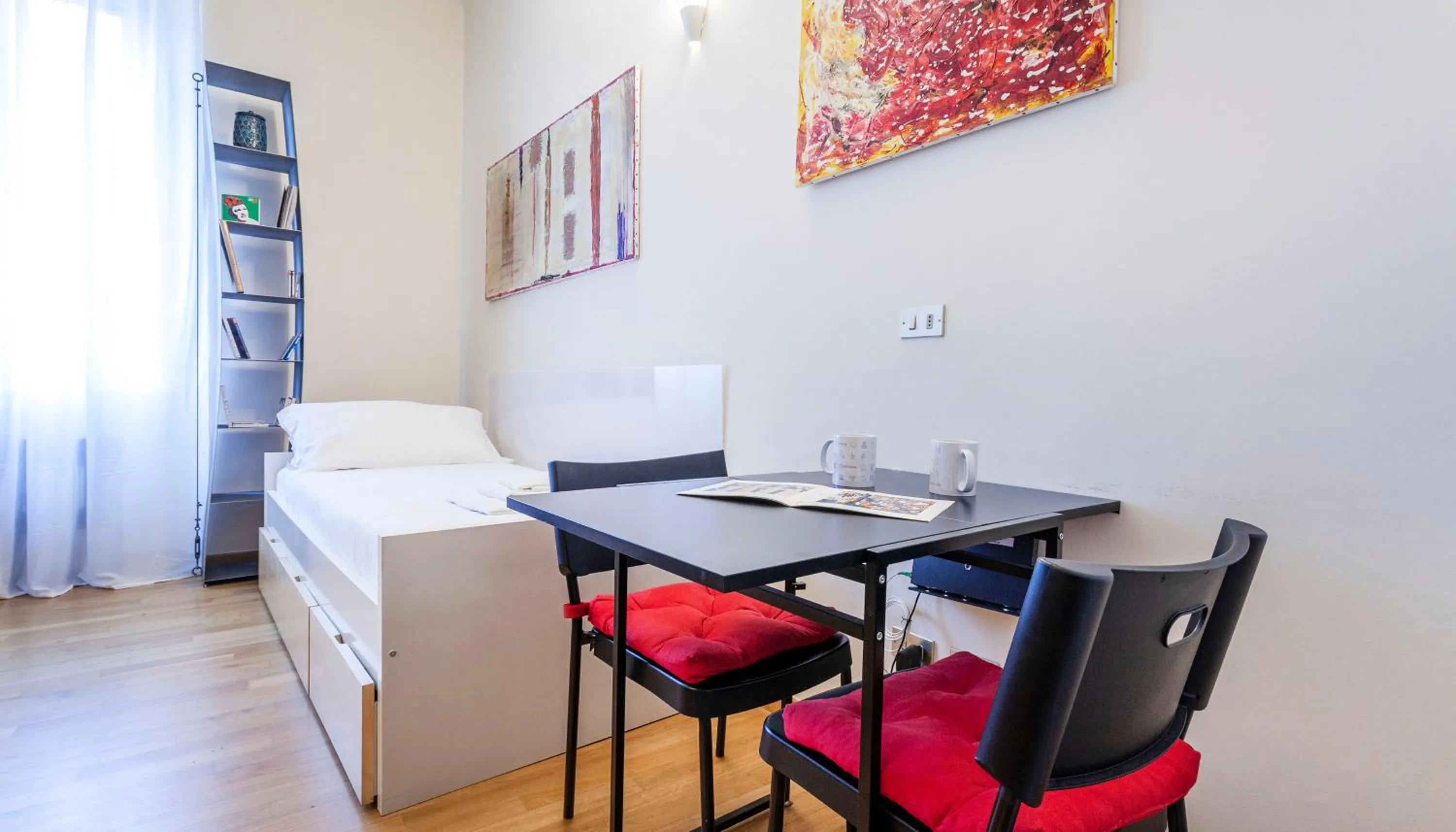 Facade/entrance in Italianway - Maroncelli 14