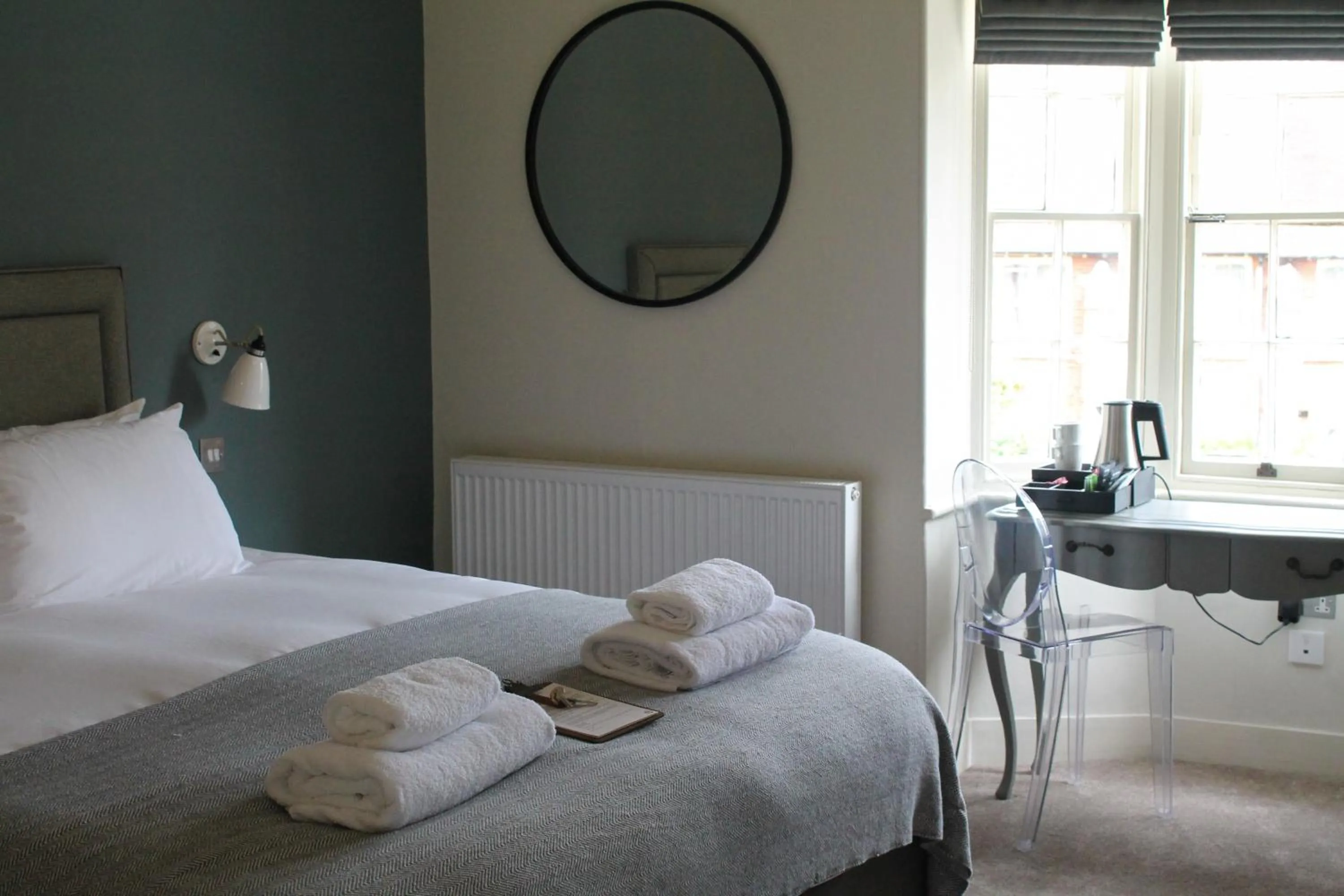 Bedroom, Bed in The Swan at Forest Row