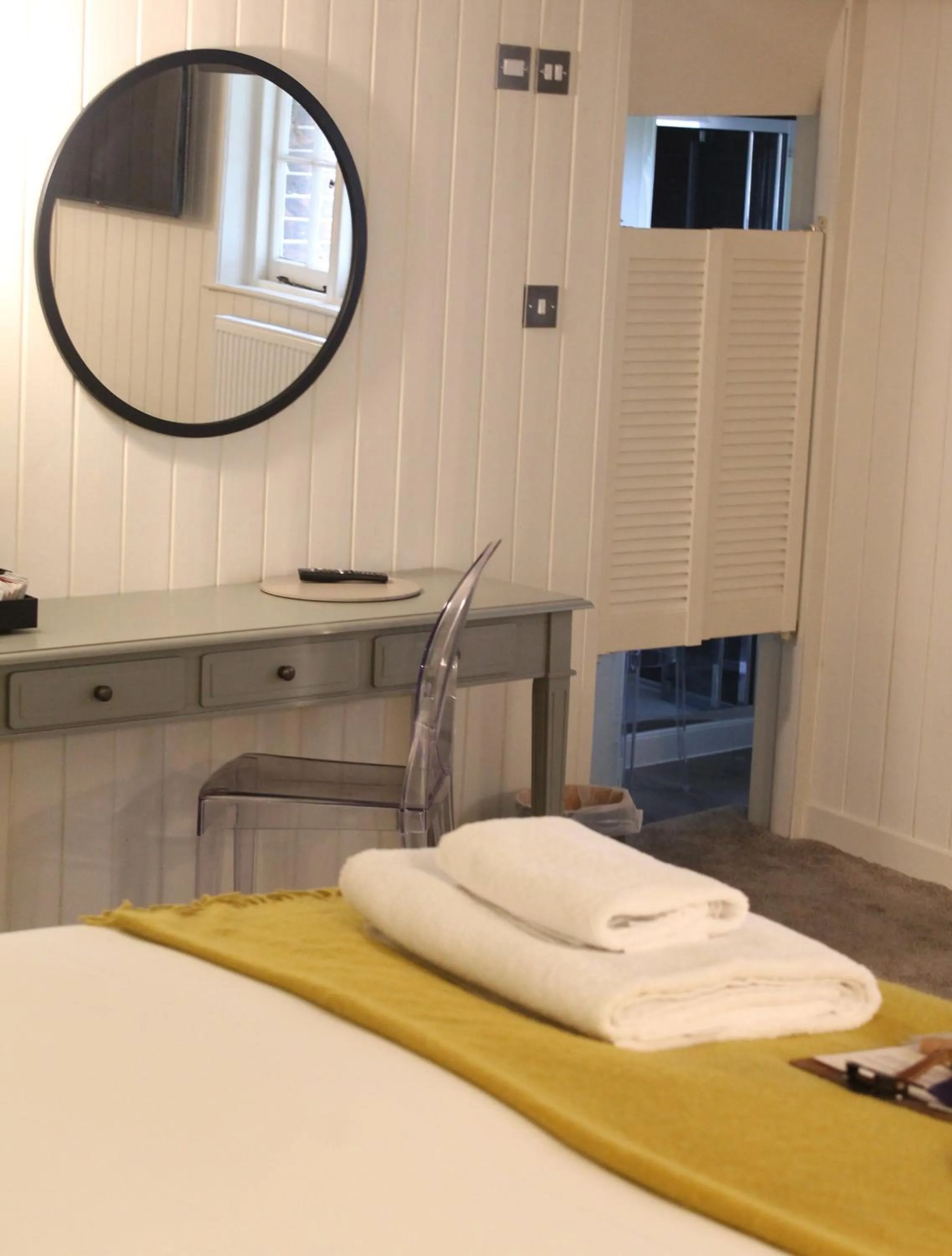 Bedroom, Bed in The Swan at Forest Row