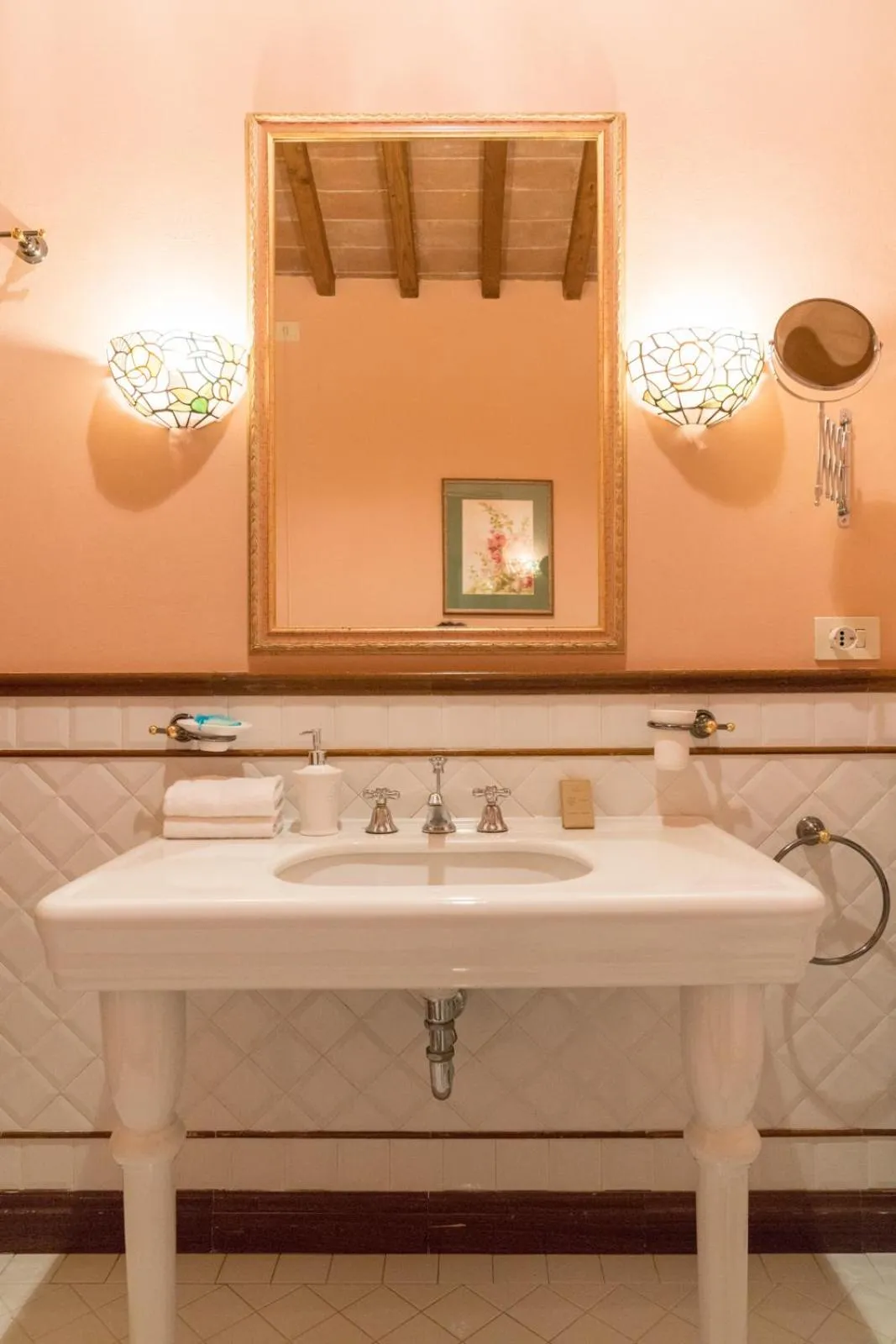 Bathroom in GHIZZOLO Residence - Refurbished Pool 2025