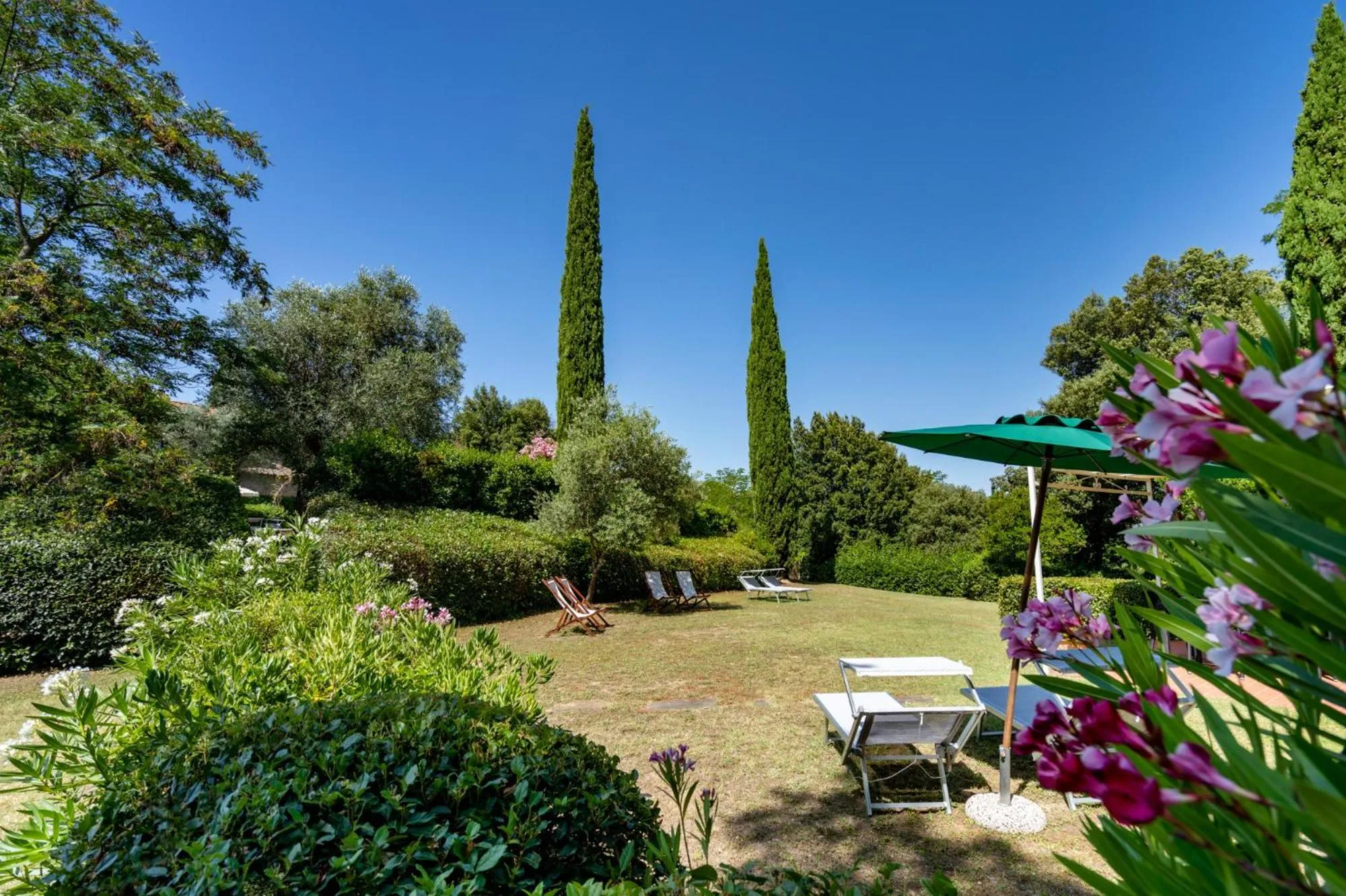 Garden in GHIZZOLO Residence - Refurbished Pool 2025