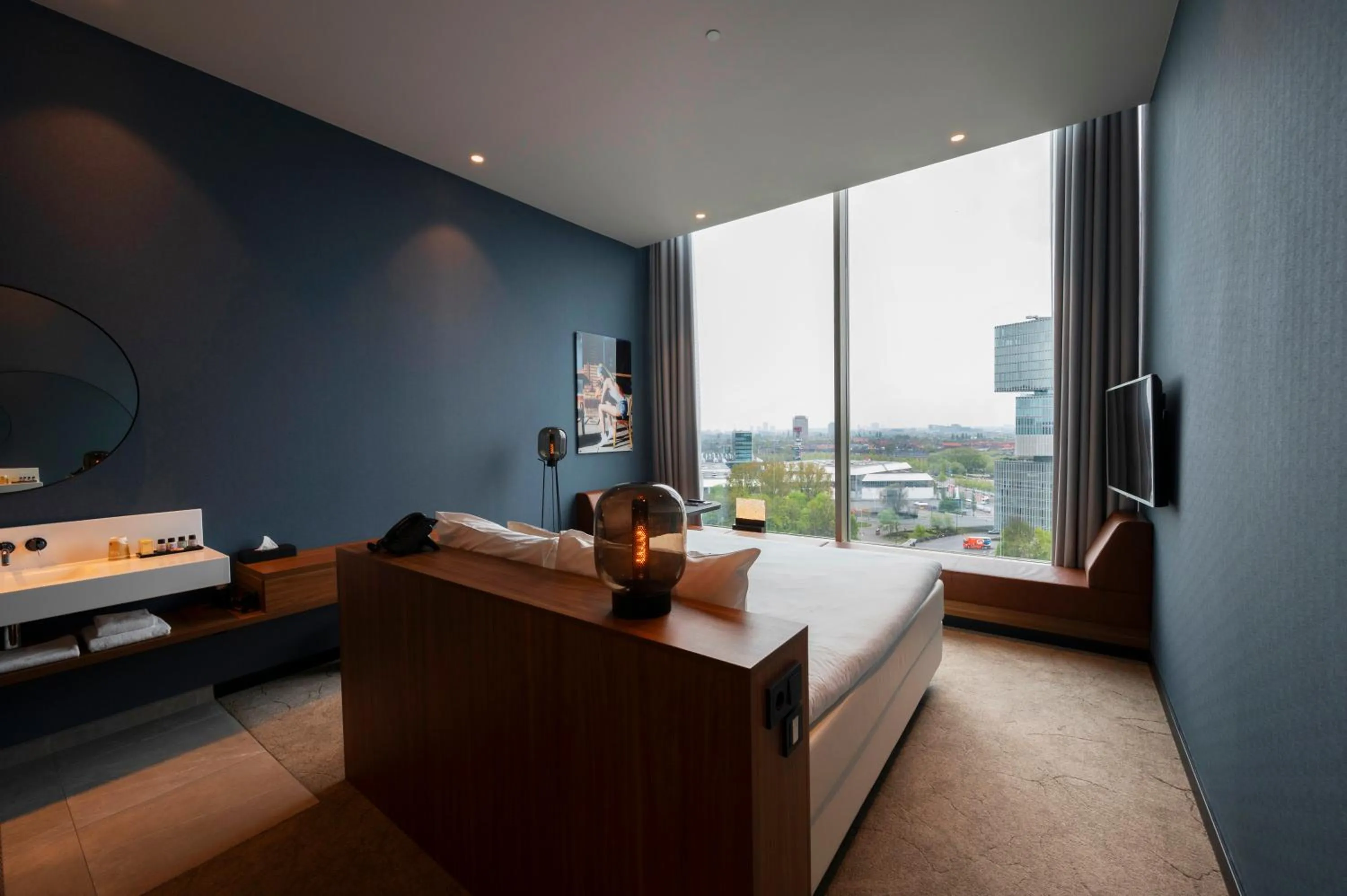View (from property/room), Bed in Van der Valk Hotel Amsterdam Zuidas-Rai