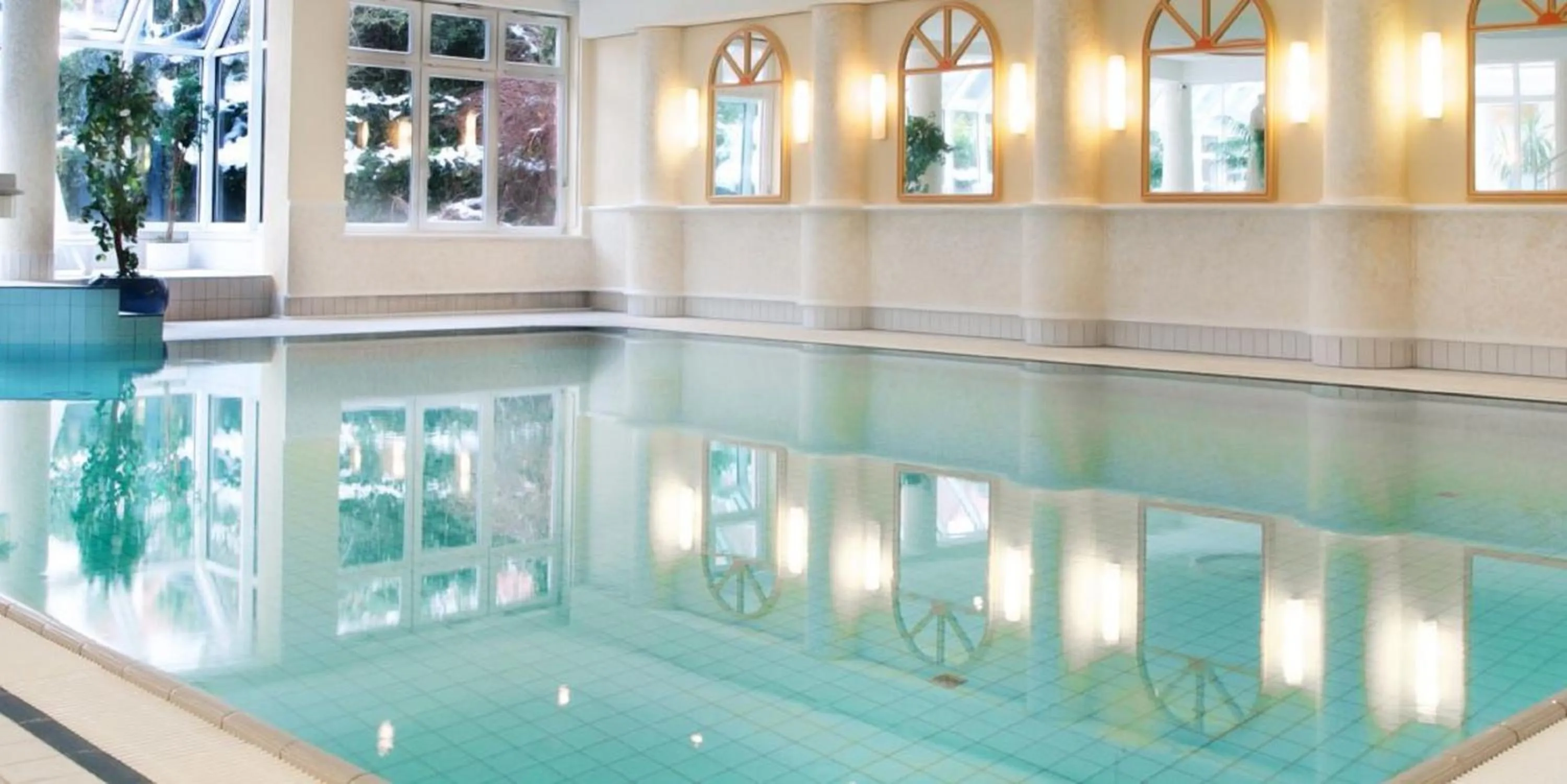 Swimming pool in Ringhotel Hohe Wacht