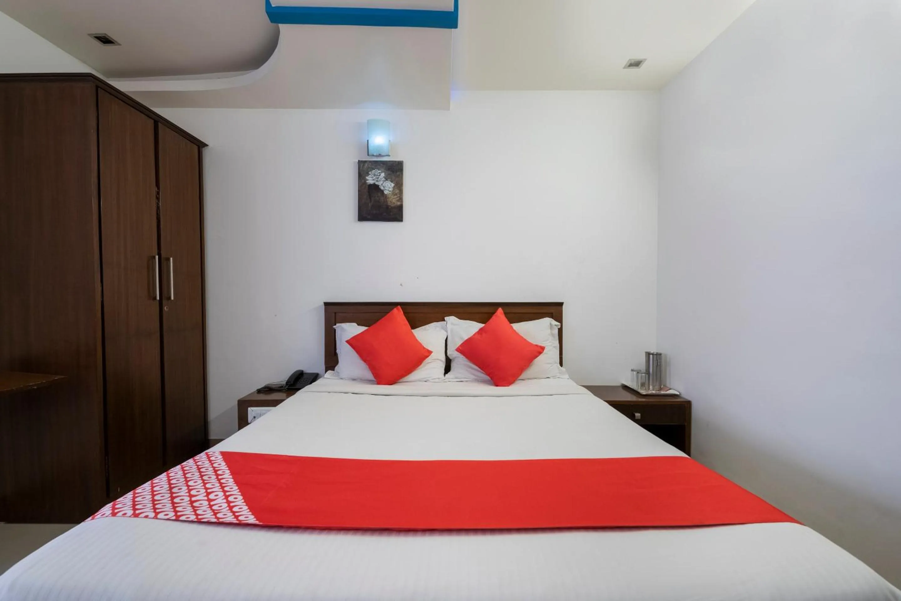 Bedroom, Bed in Hotel O The Red Velvet Opposite Novel Office Marathahalli Bridge
