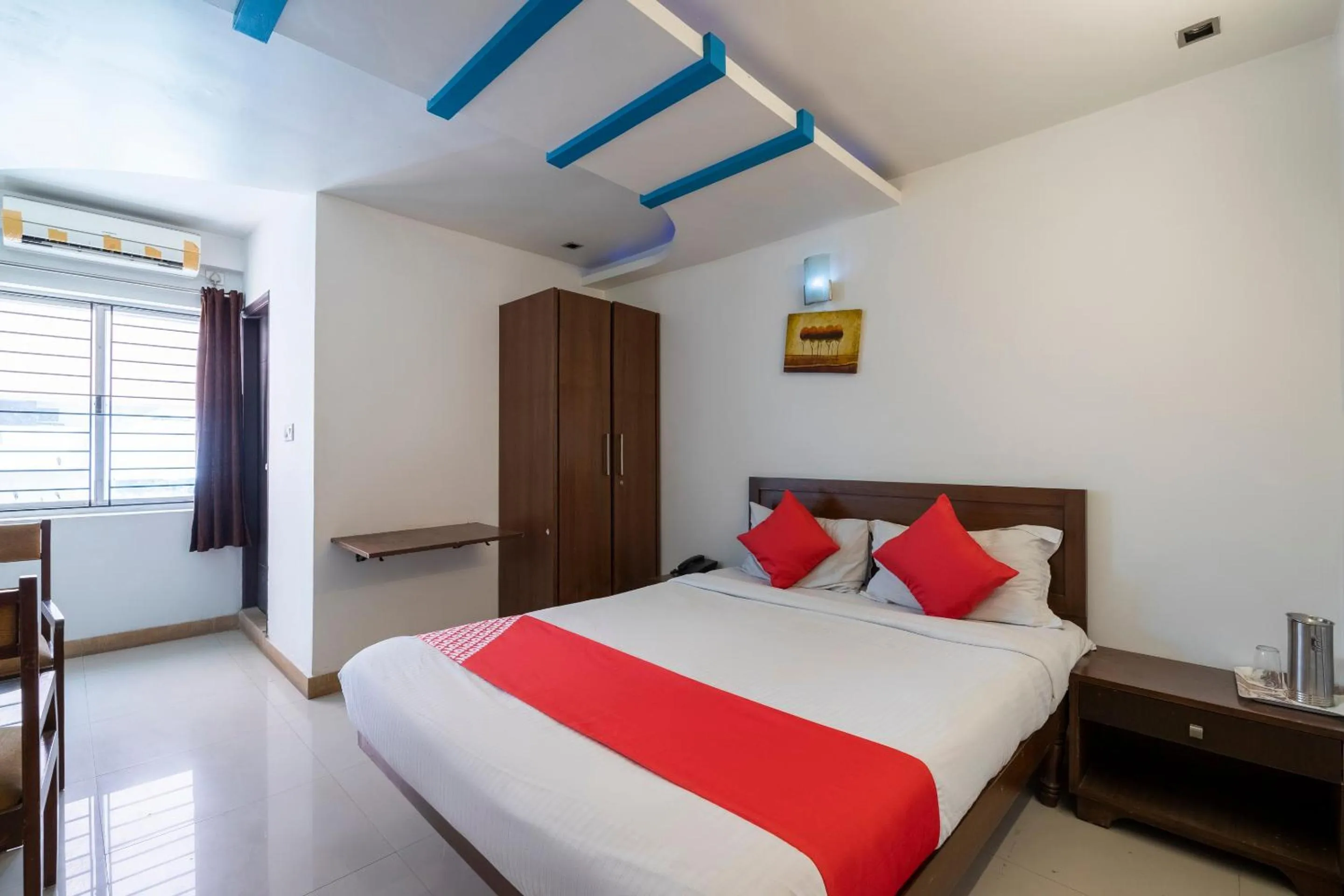 Bedroom, Bed in Hotel O The Red Velvet Opposite Novel Office Marathahalli Bridge