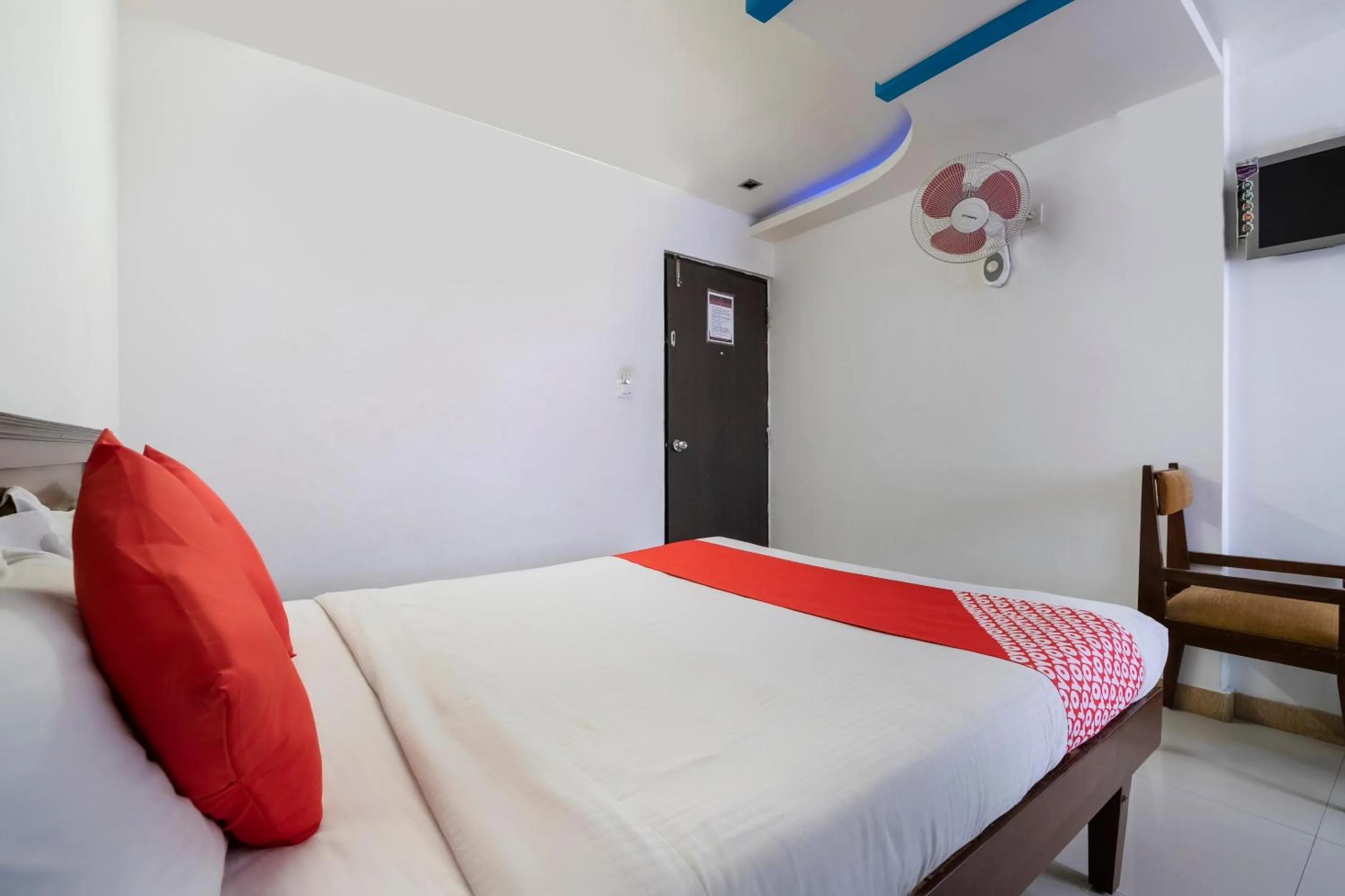 Bedroom, Bed in Hotel O The Red Velvet Opposite Novel Office Marathahalli Bridge