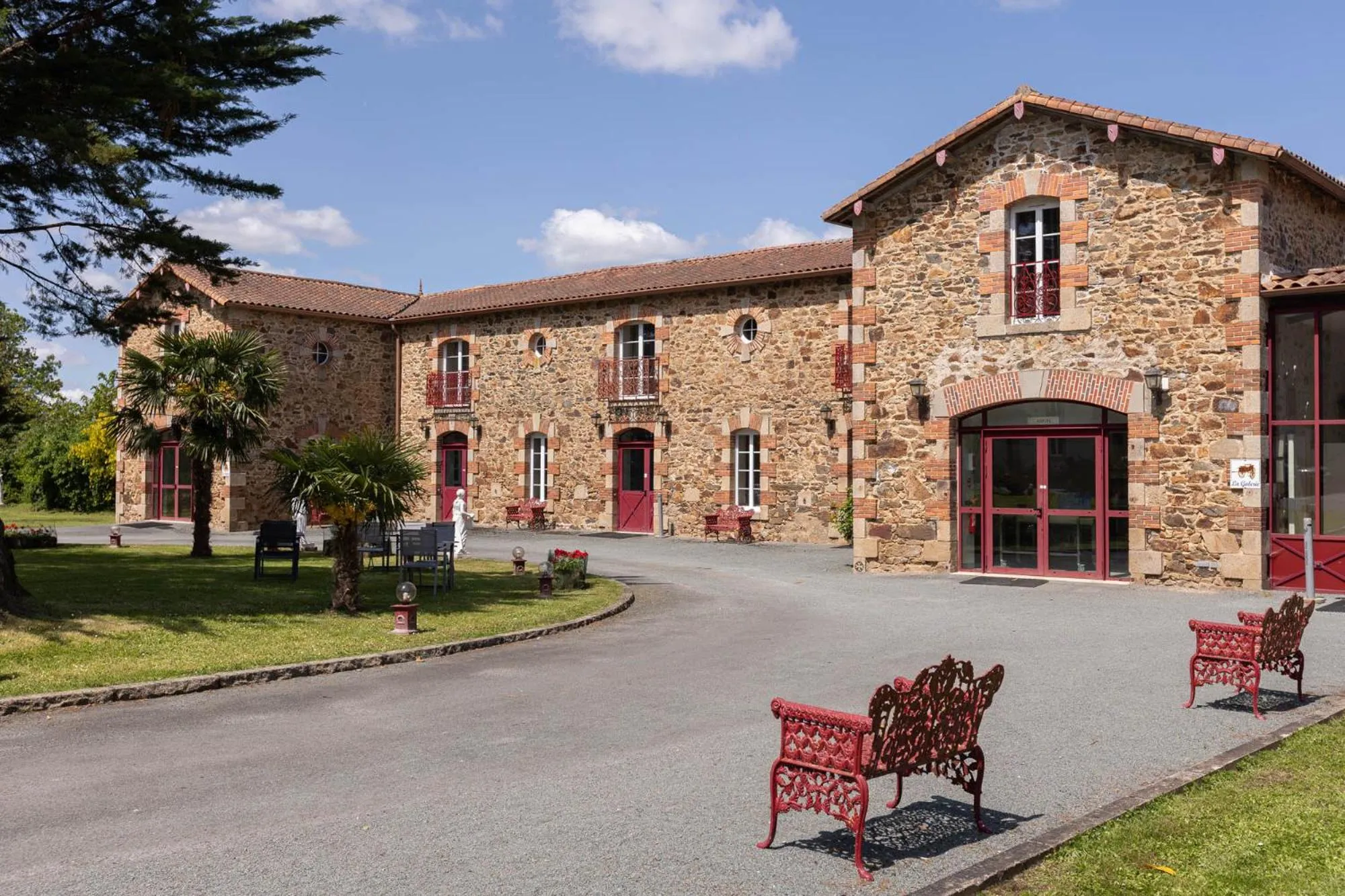 Garden in Château de la Richerie - proche Puy du Fou