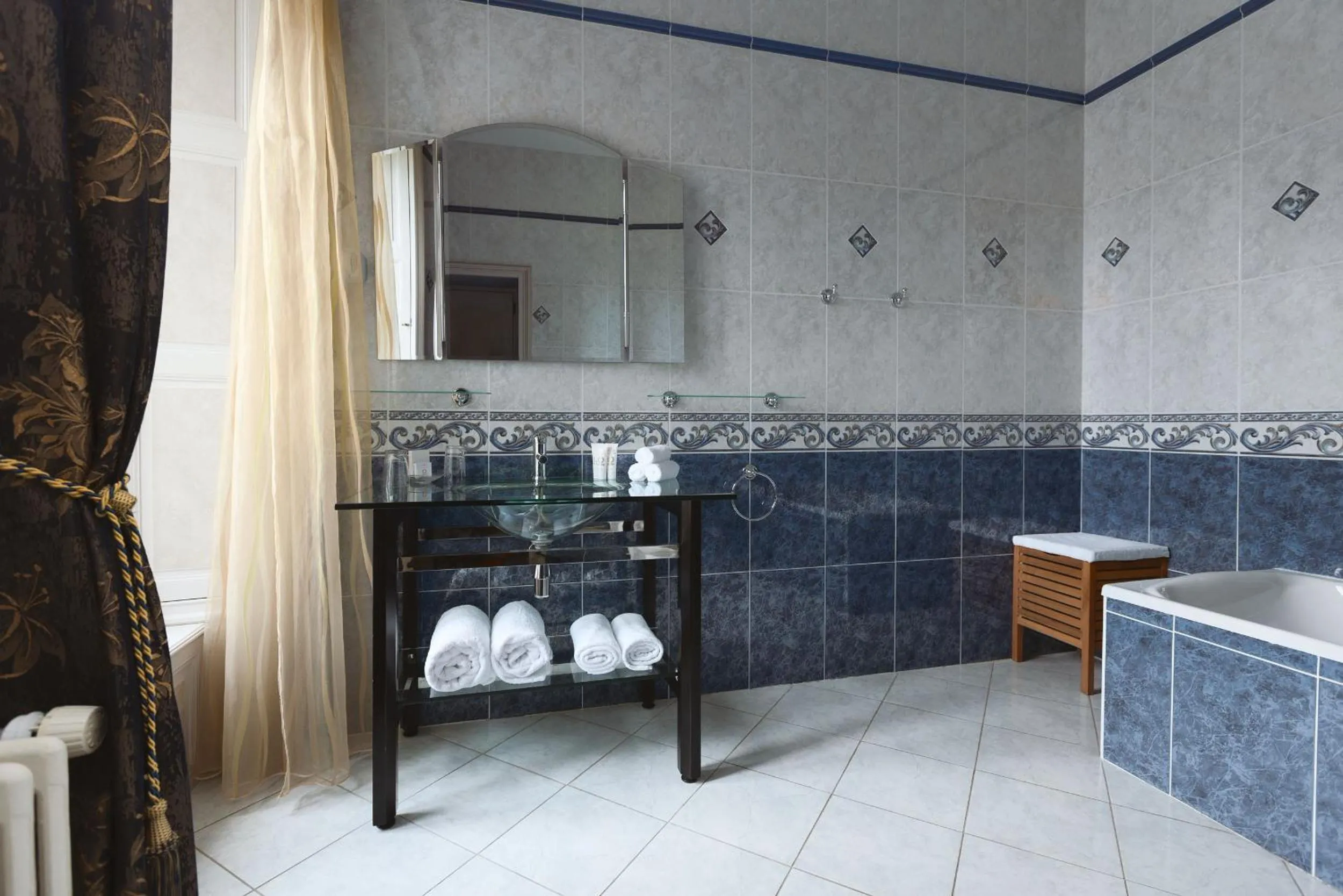 Bathroom in Château de la Richerie - proche Puy du Fou