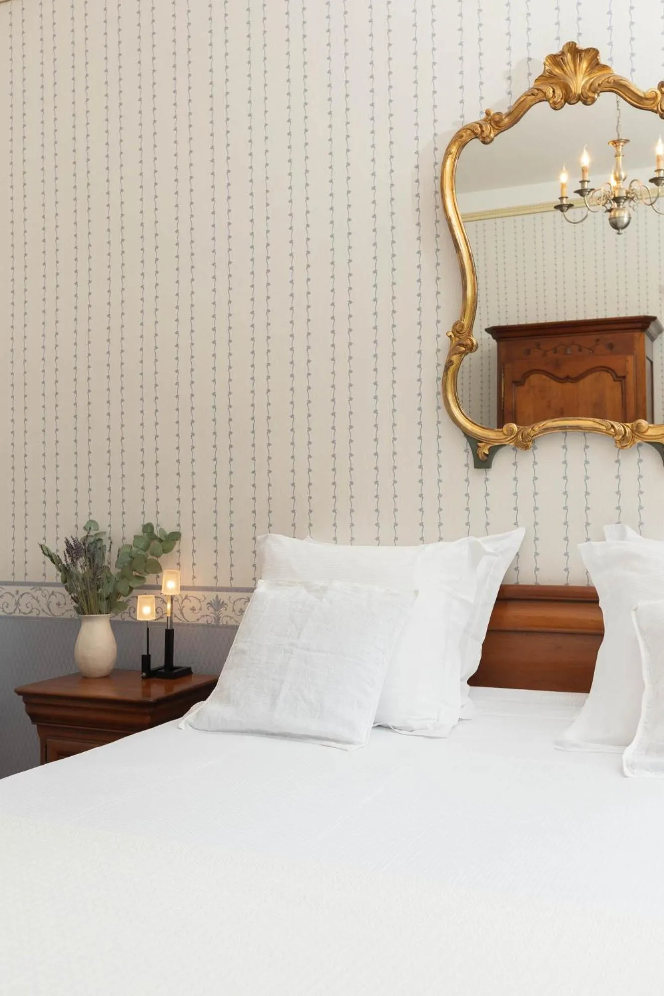 Decorative detail, Bed in Château de la Richerie - proche Puy du Fou