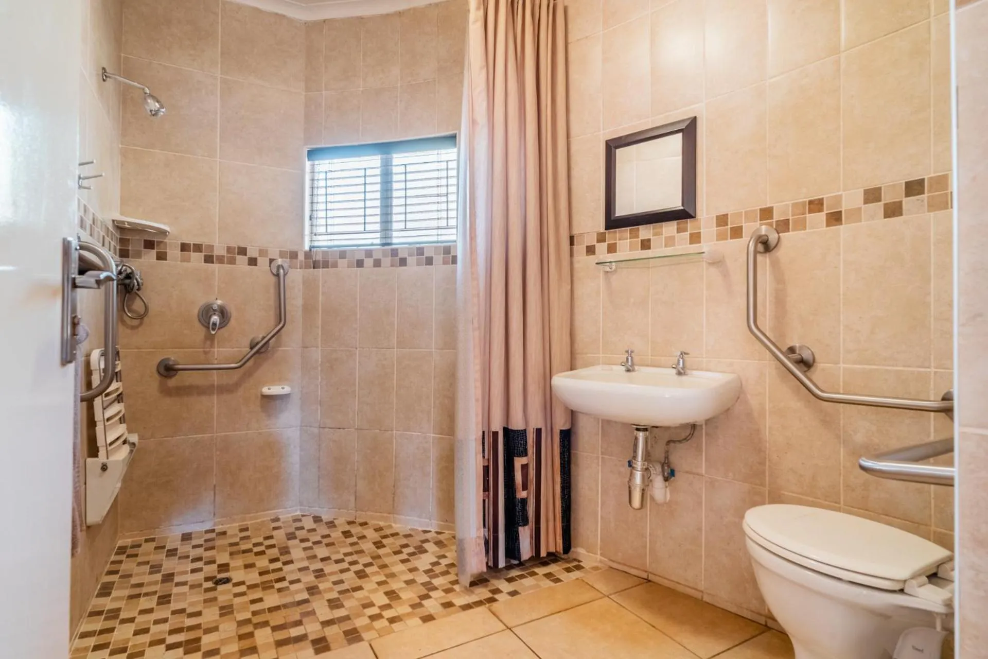 Shower in ATKV Buffelspoort