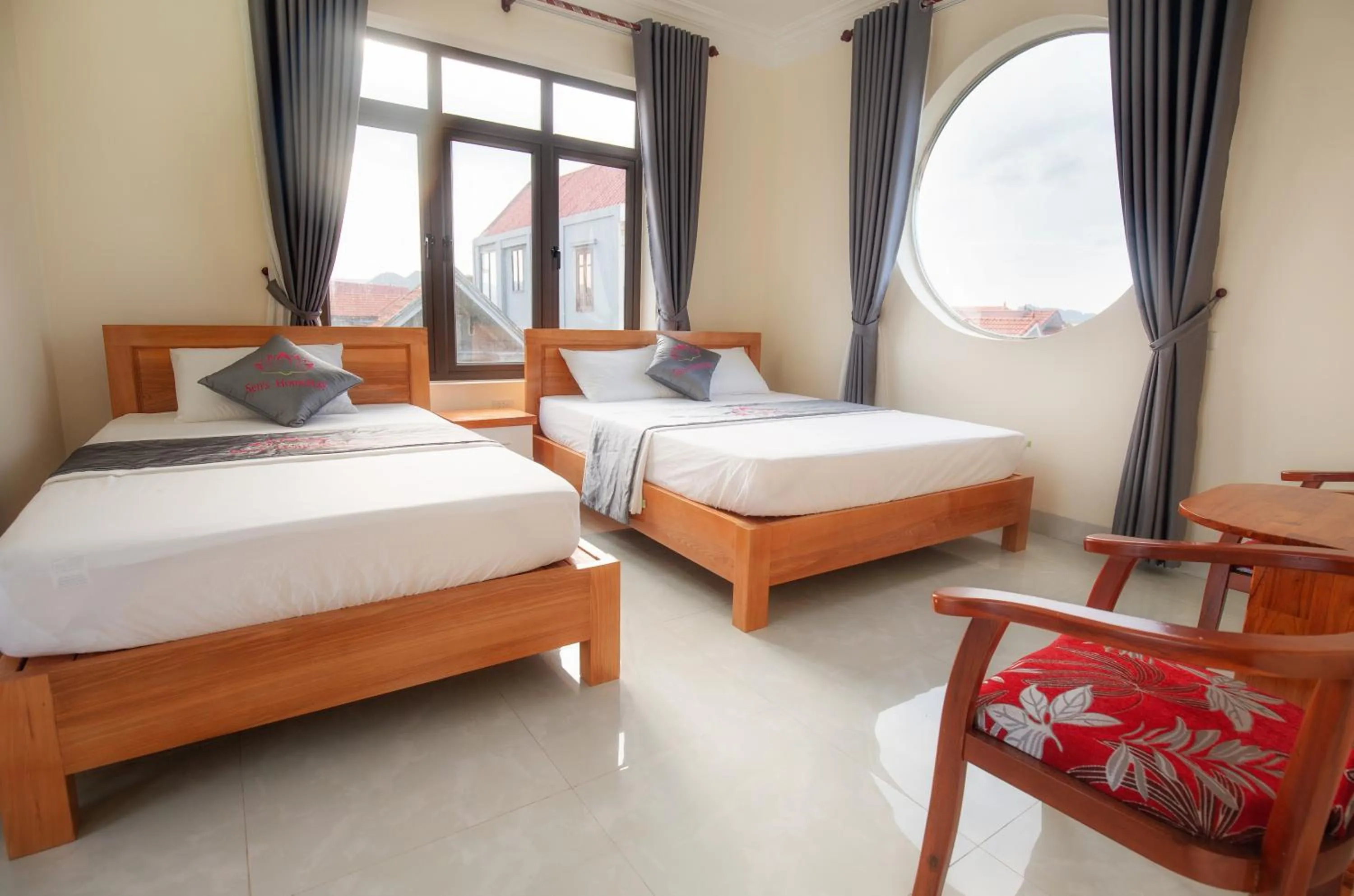 Bed in Sen's Homestay