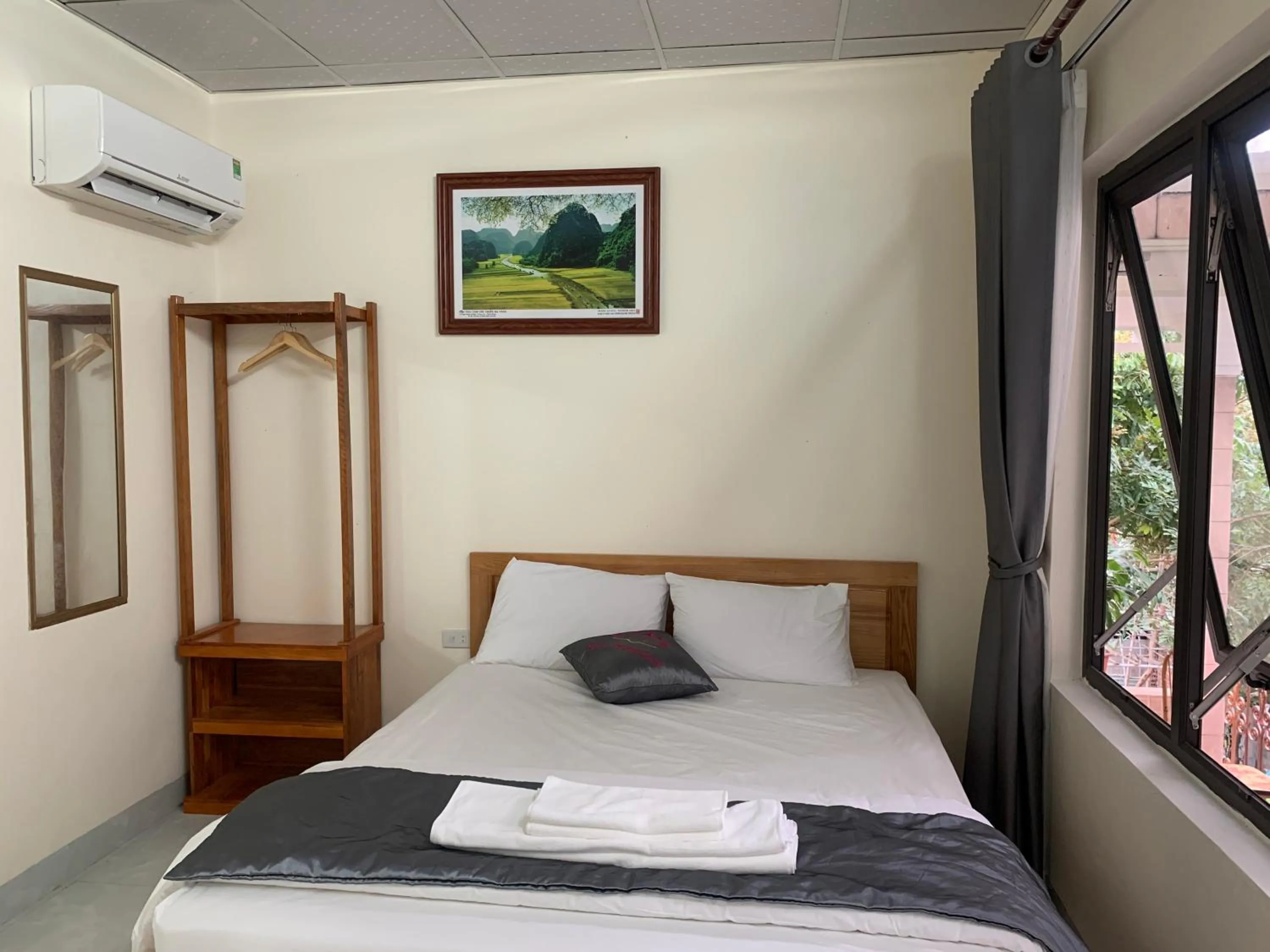 Bed in Sen's Homestay