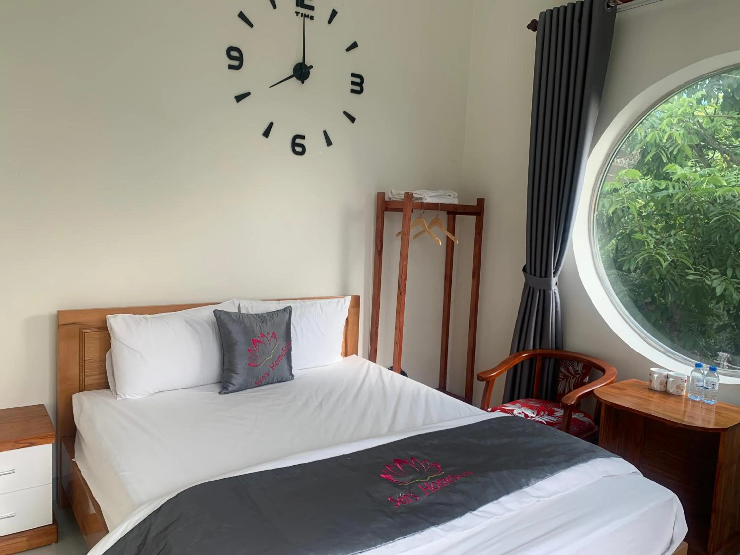 Bed in Sen's Homestay