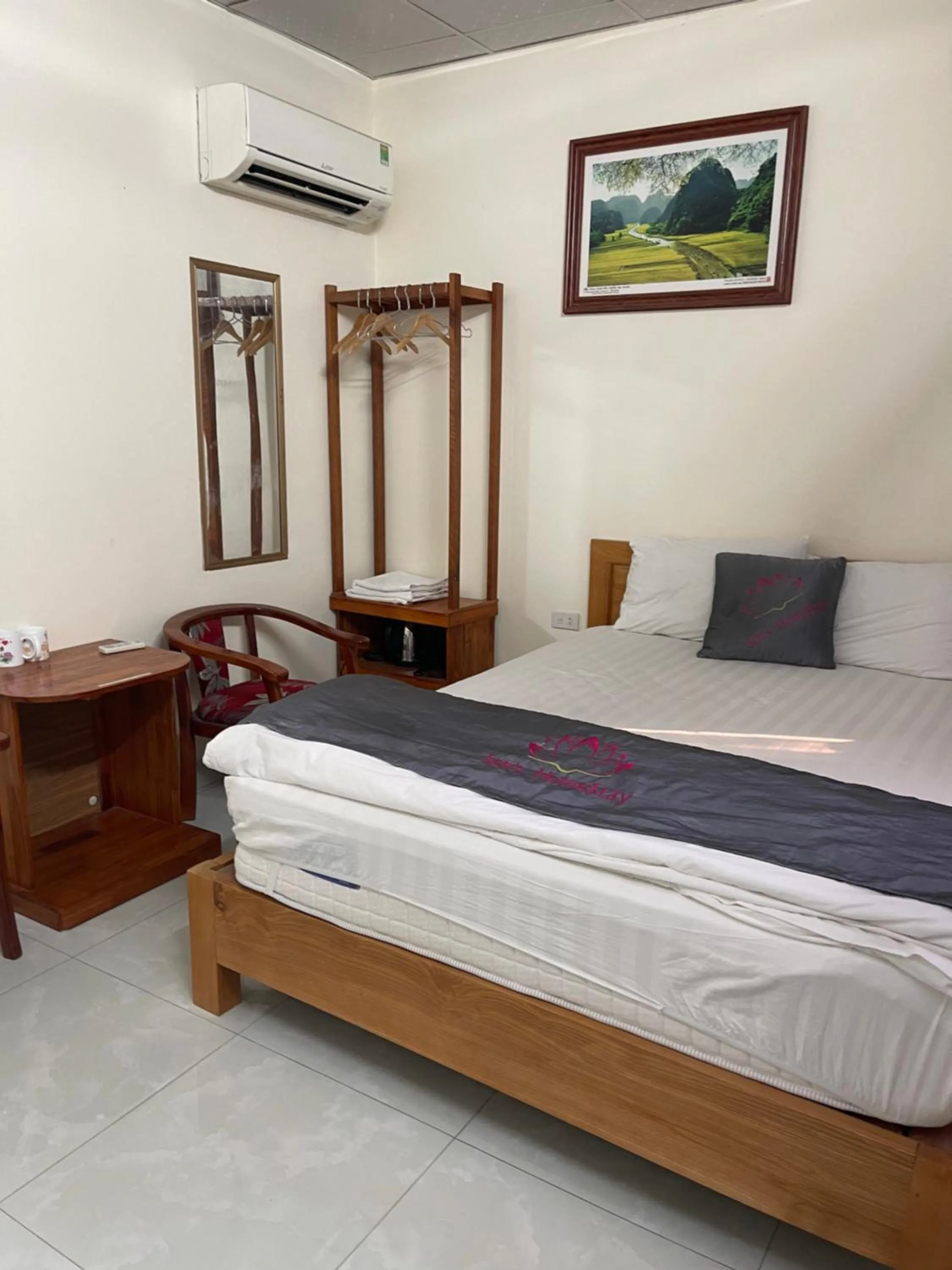 Bed in Sen's Homestay