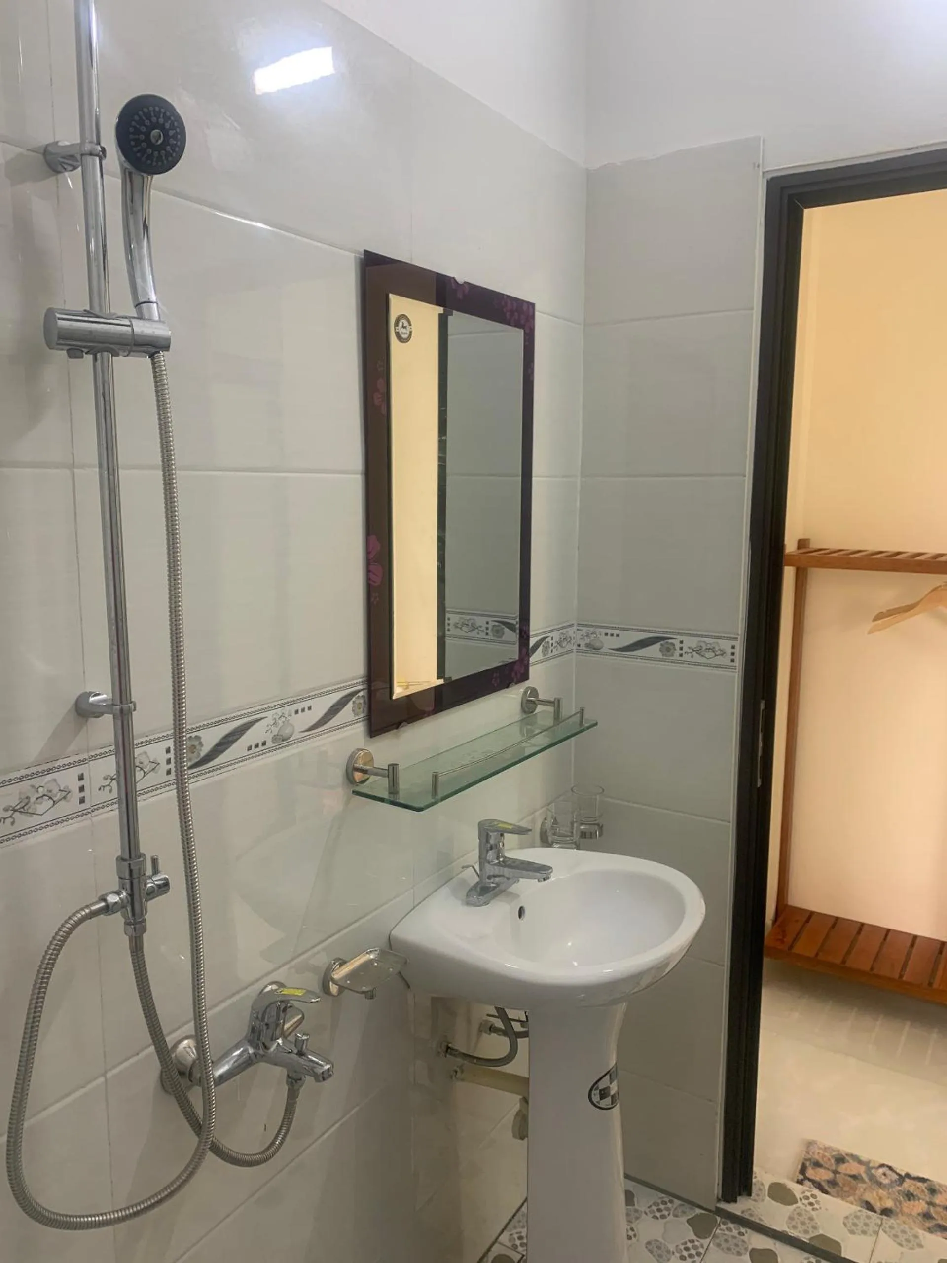 Bathroom in Sen's Homestay