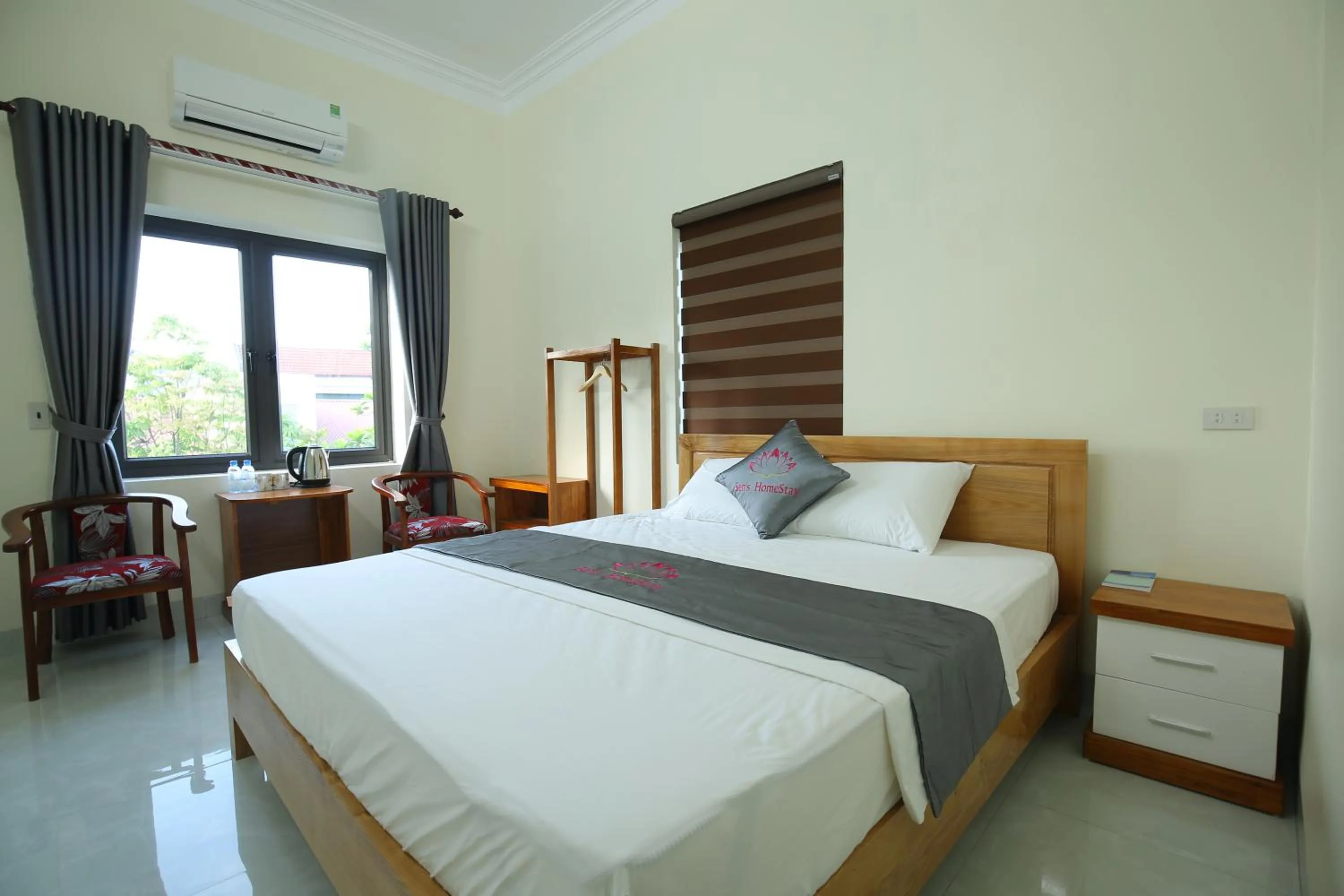 Bed in Sen's Homestay