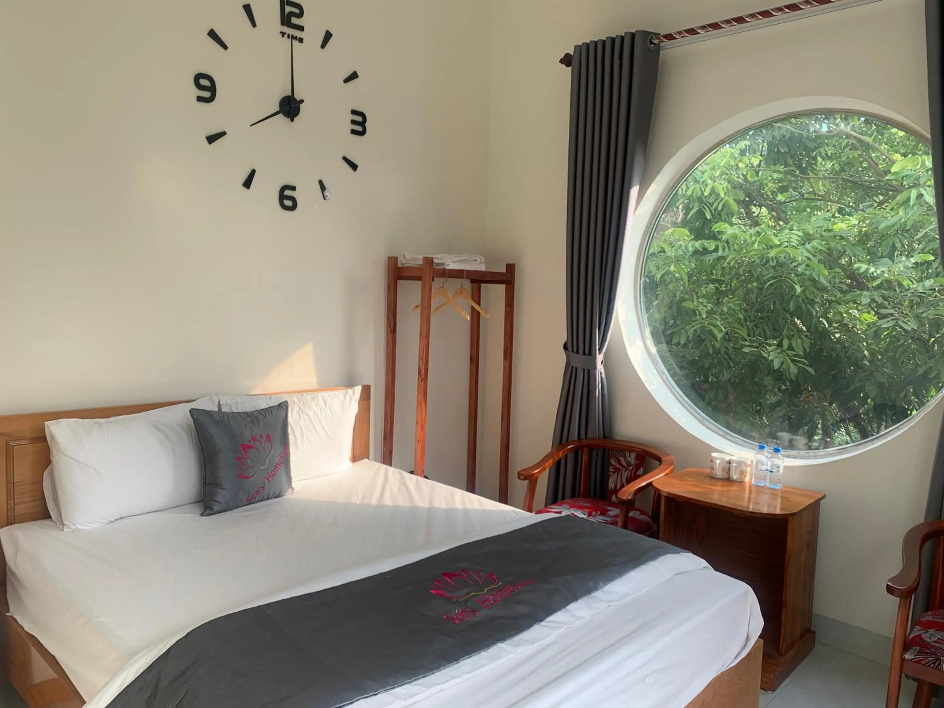 Bed in Sen's Homestay