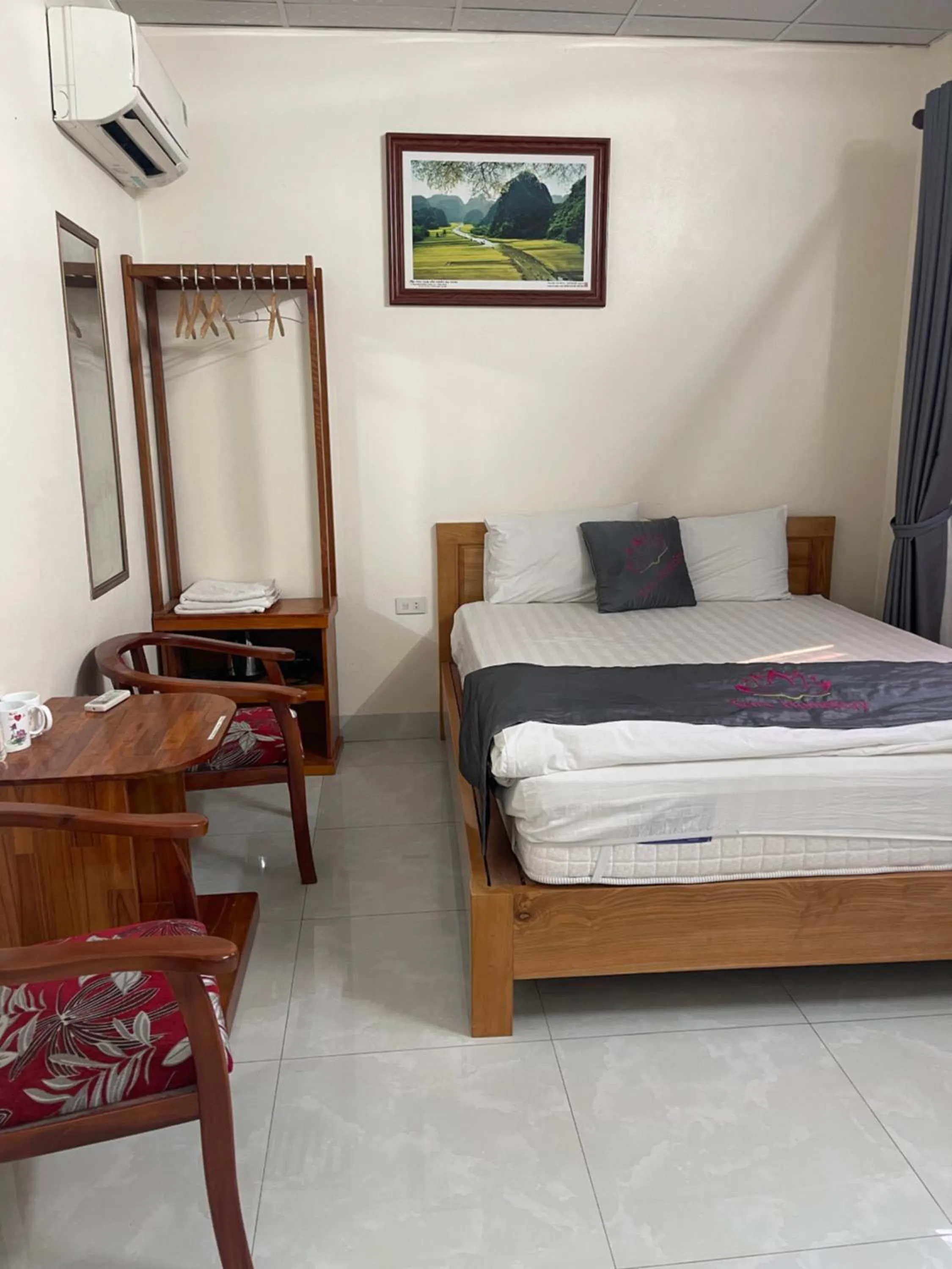 Bed in Sen's Homestay