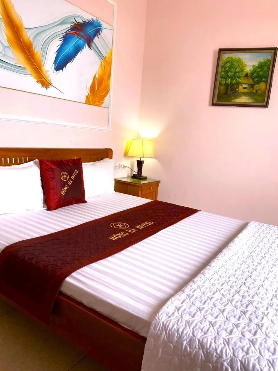 Bed in Hong Ha Airport Hotel