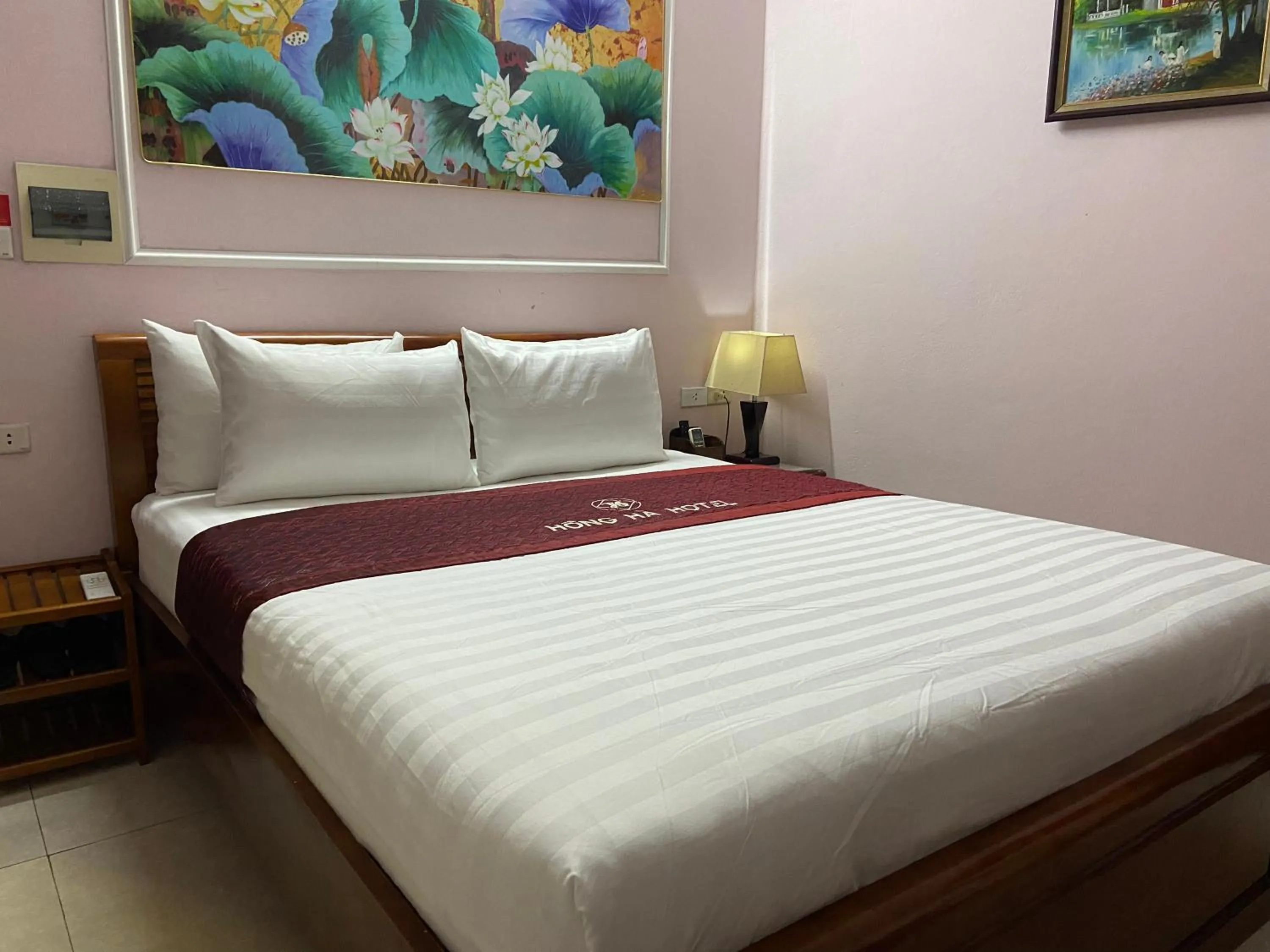 Bed in Hong Ha Airport Hotel