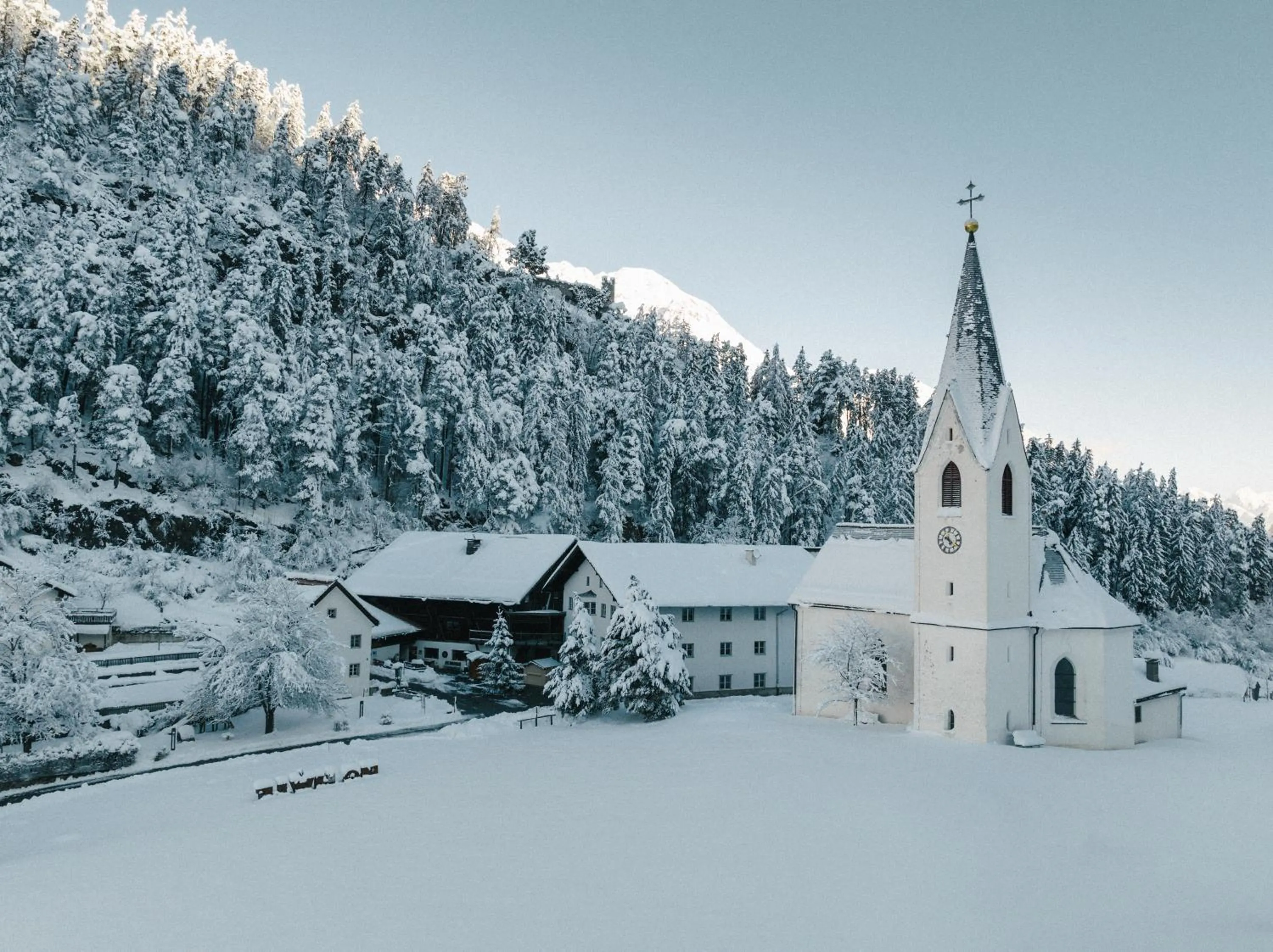 Property building in Klostergut Kronburg