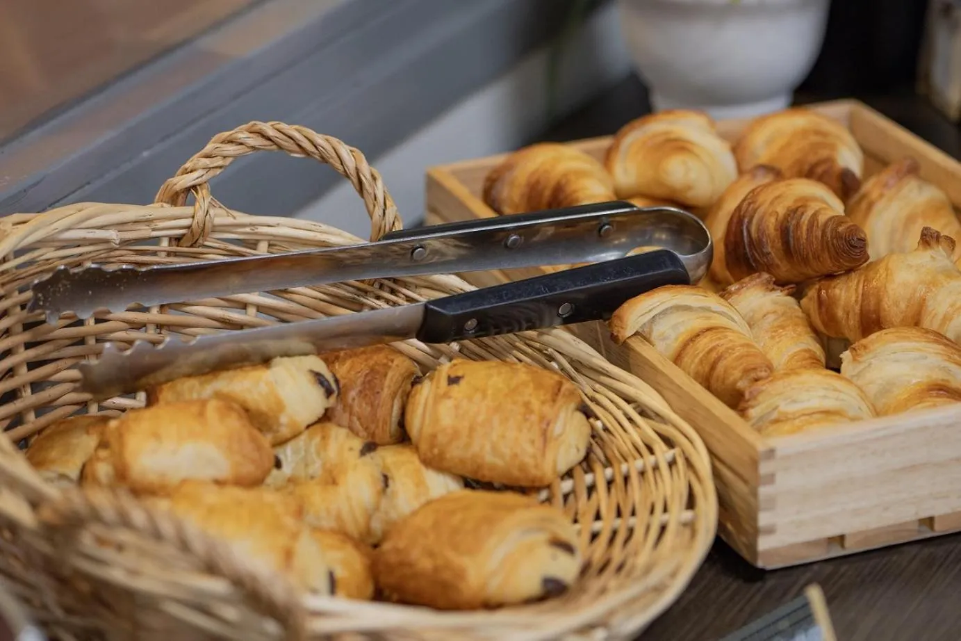 Breakfast in ApartHotel Sainte-Marthe