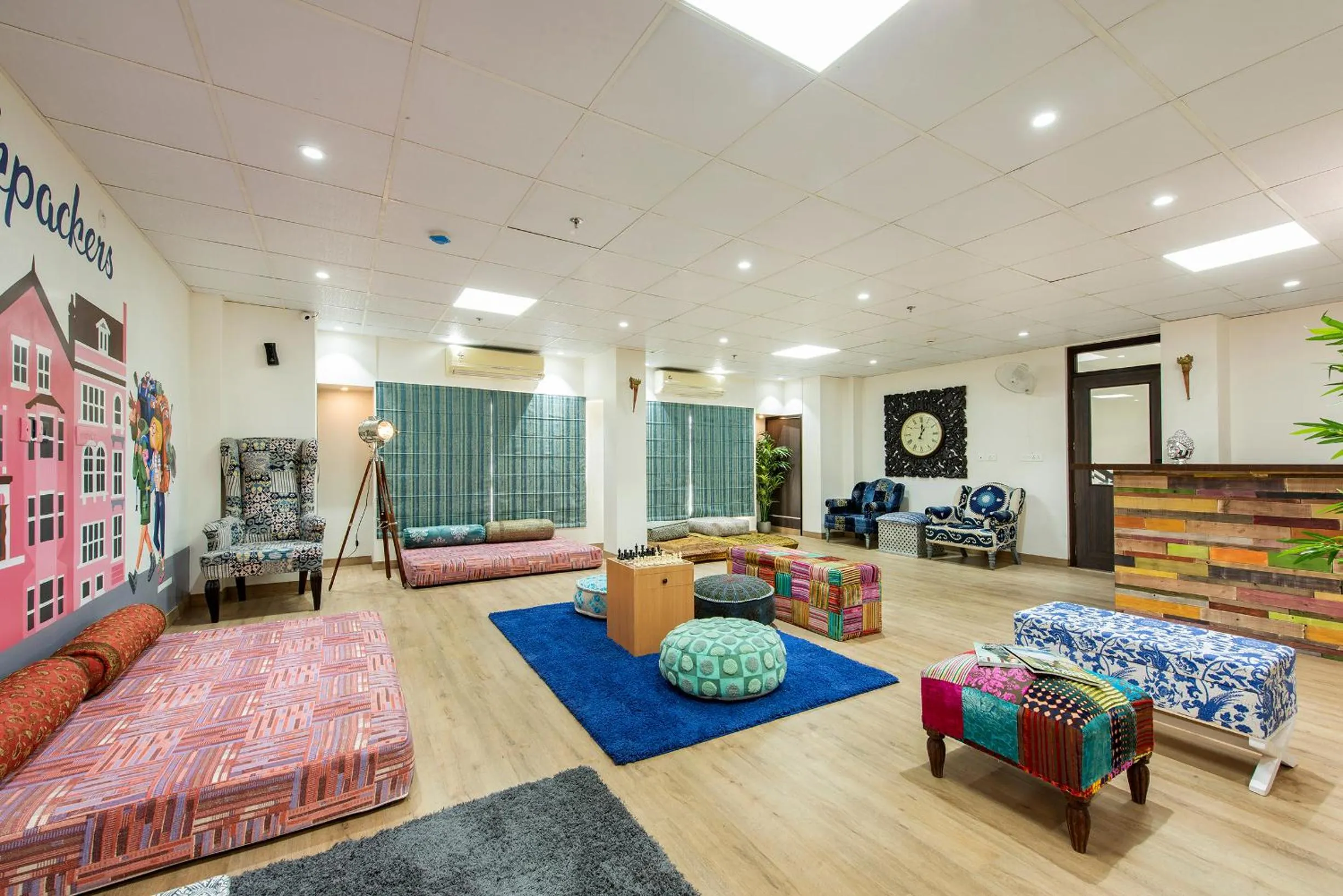 Communal lounge/ TV room in House of Backpackers