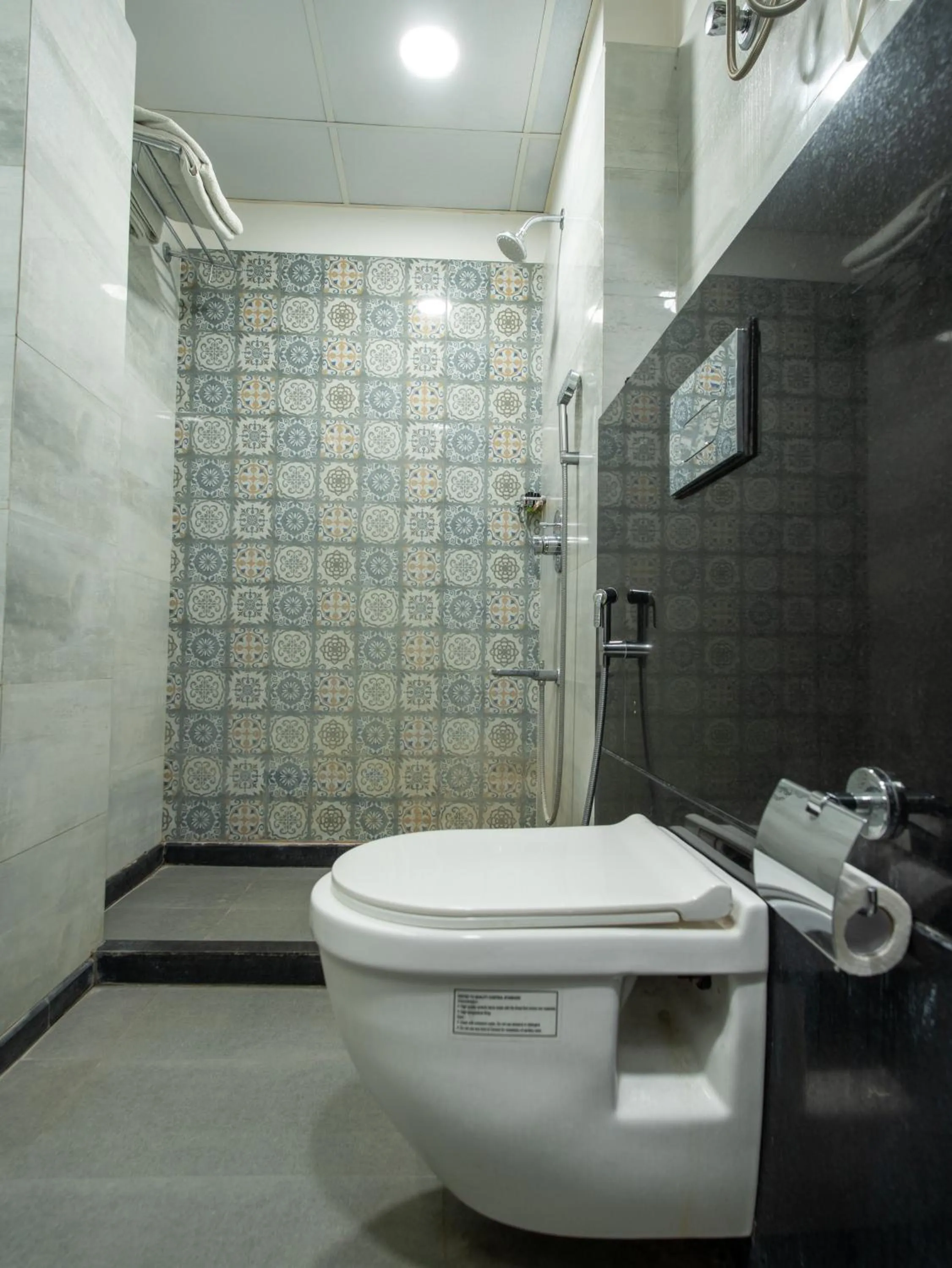 Bathroom in House of Backpackers