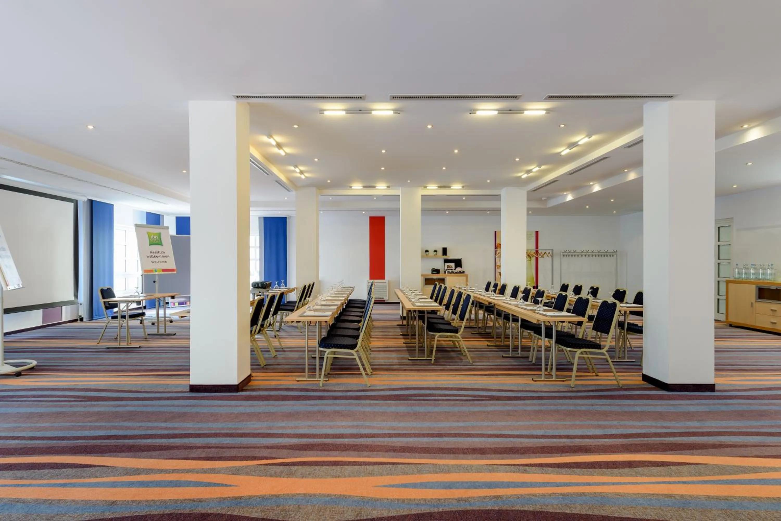 Meeting/conference room in ibis Styles Leipzig