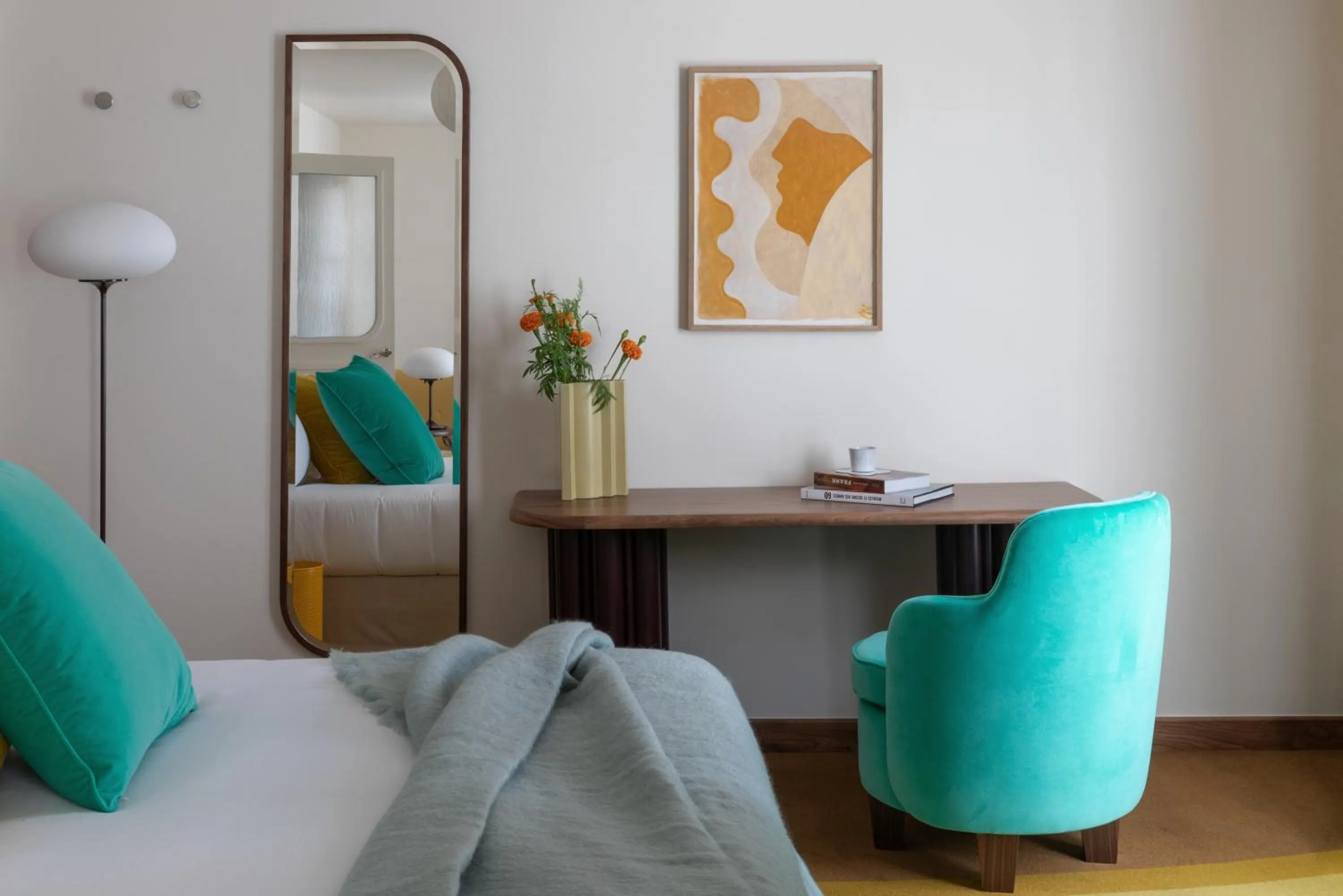 Bed in Hôtel Saint-André des Arts