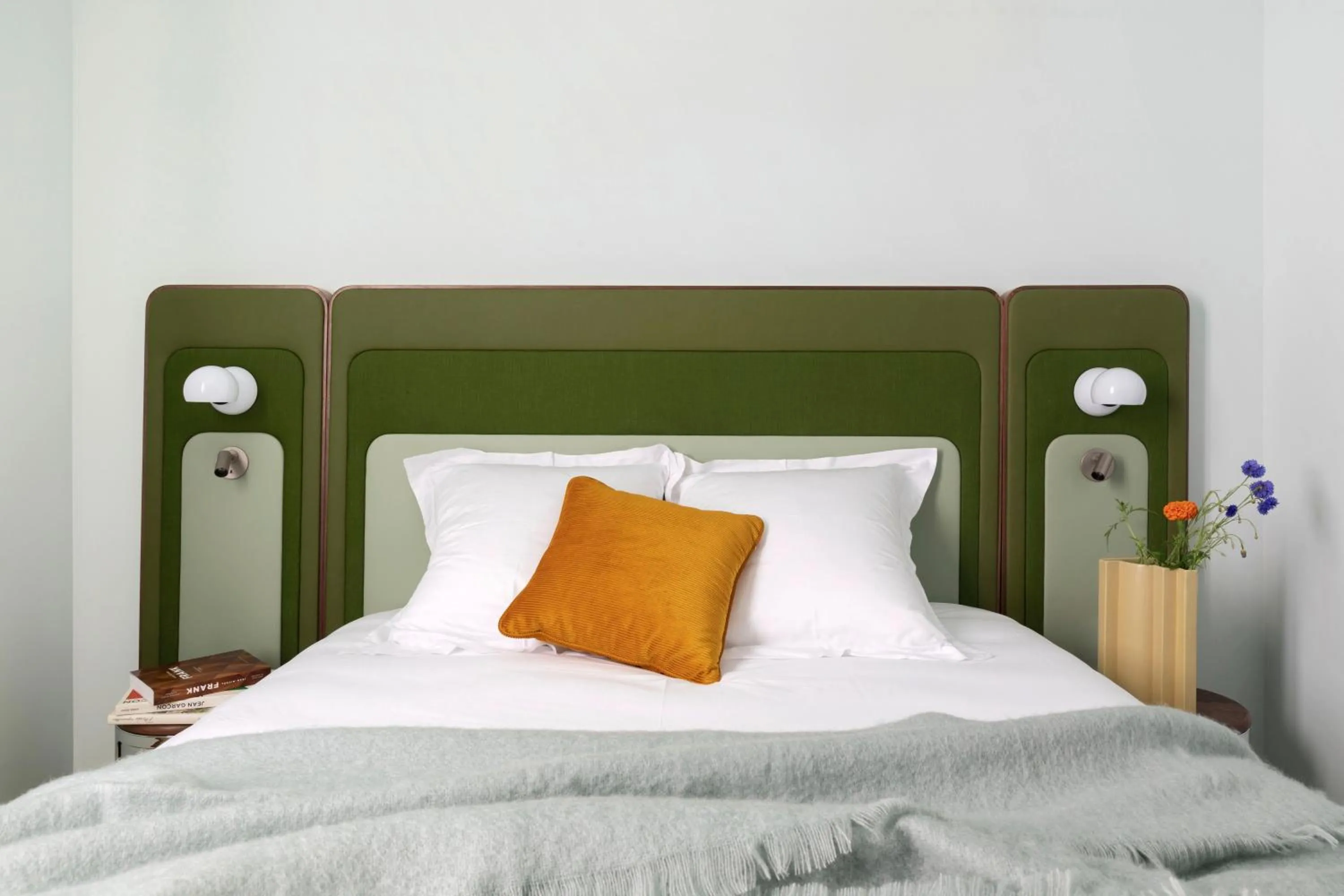 Bed in Hôtel Saint-André des Arts