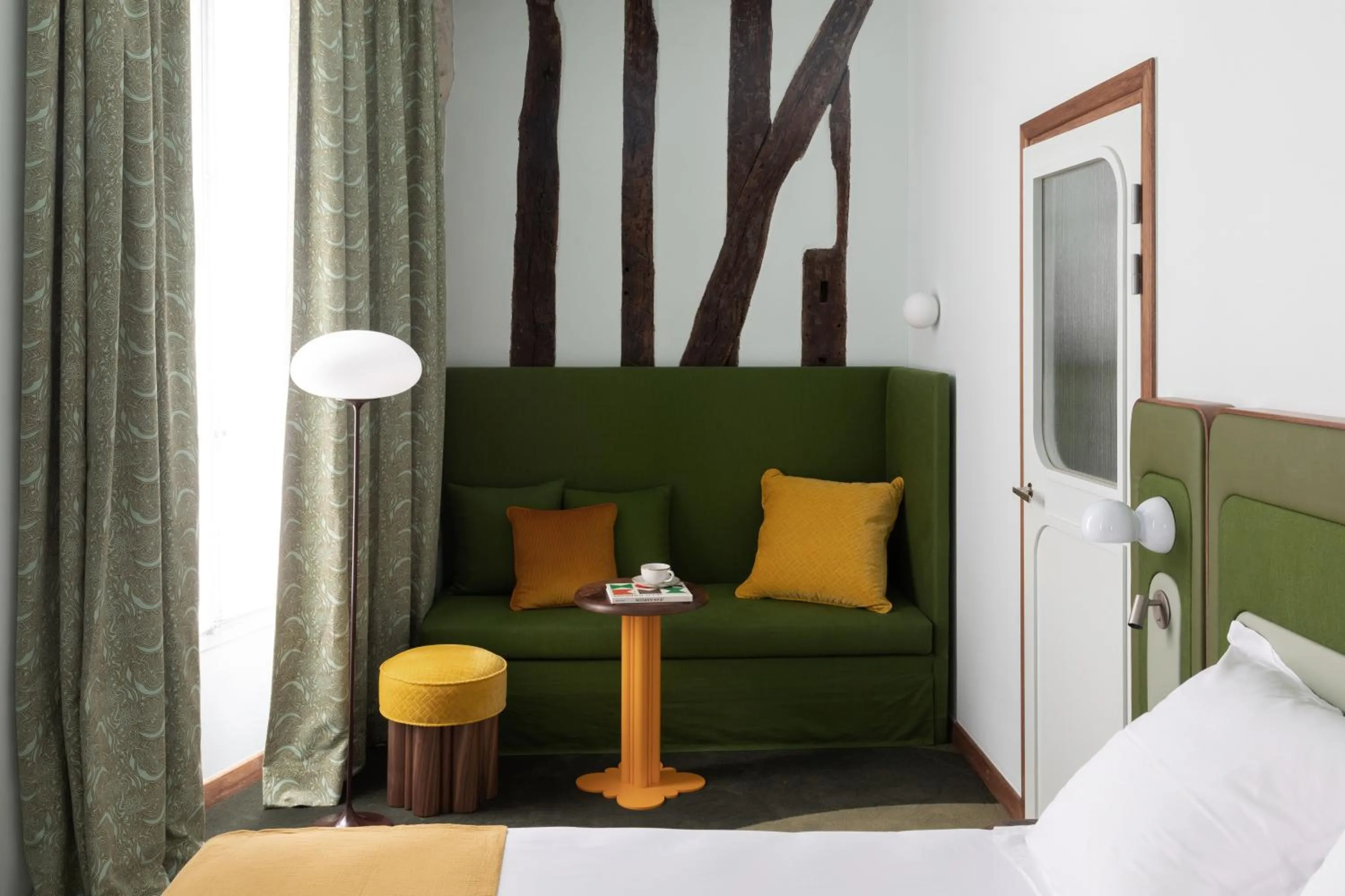 Seating area, Bed in Hôtel Saint-André des Arts