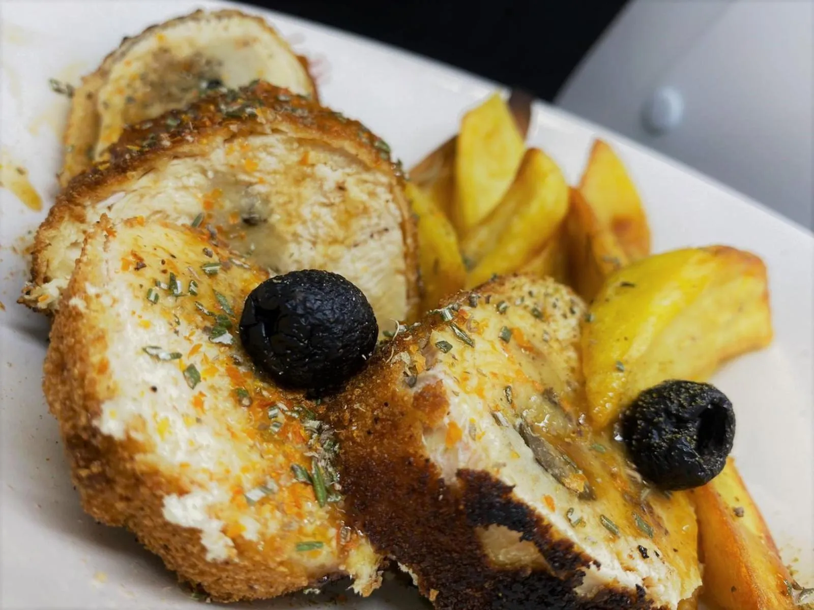 Restaurant/places to eat in Hotel La Place Roma