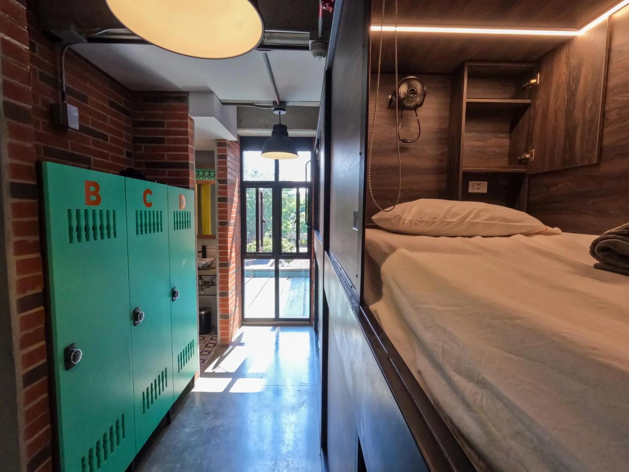 microwave, Bed in Masaya Medellin