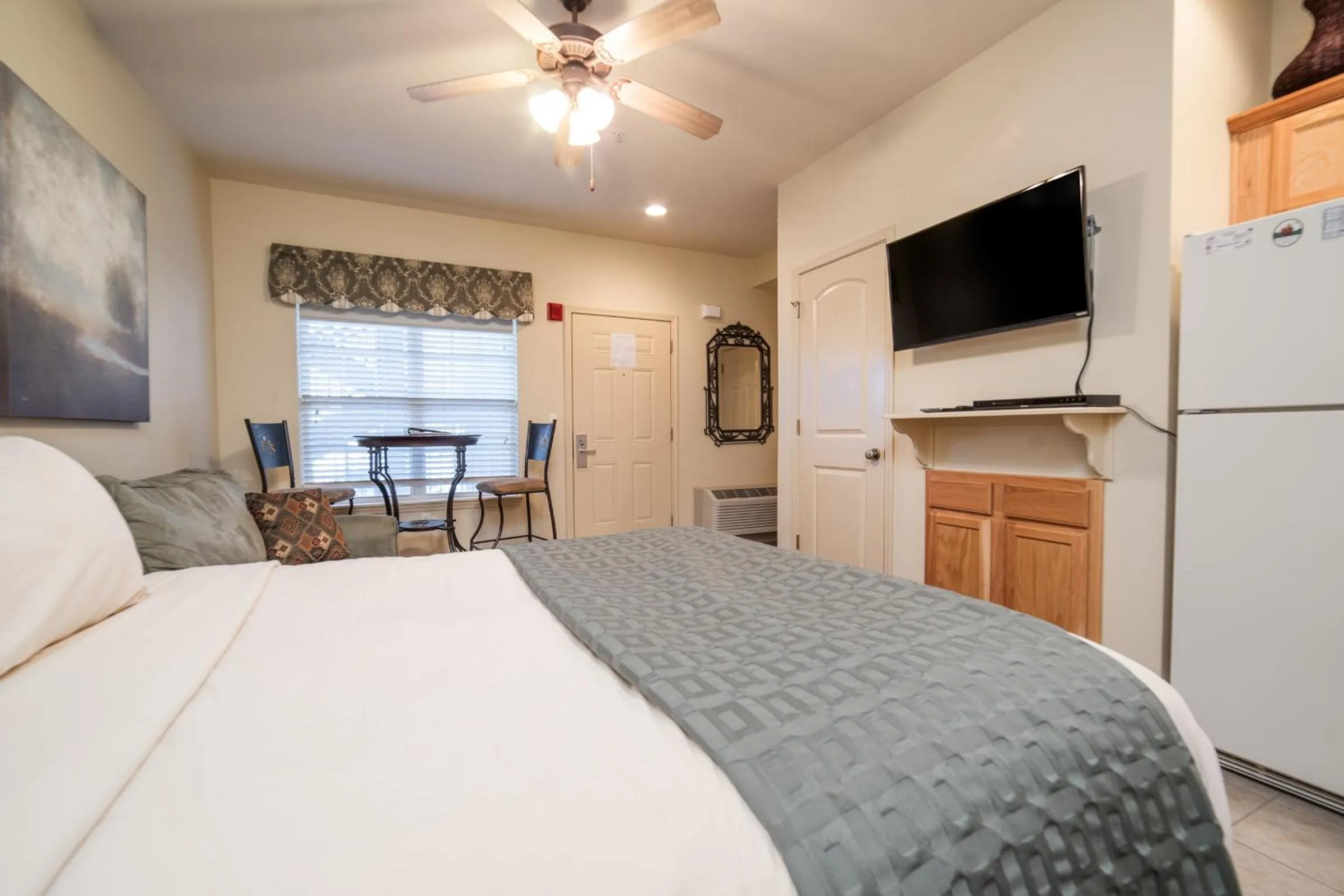 TV and multimedia, Bed in Links at Thousand Hills