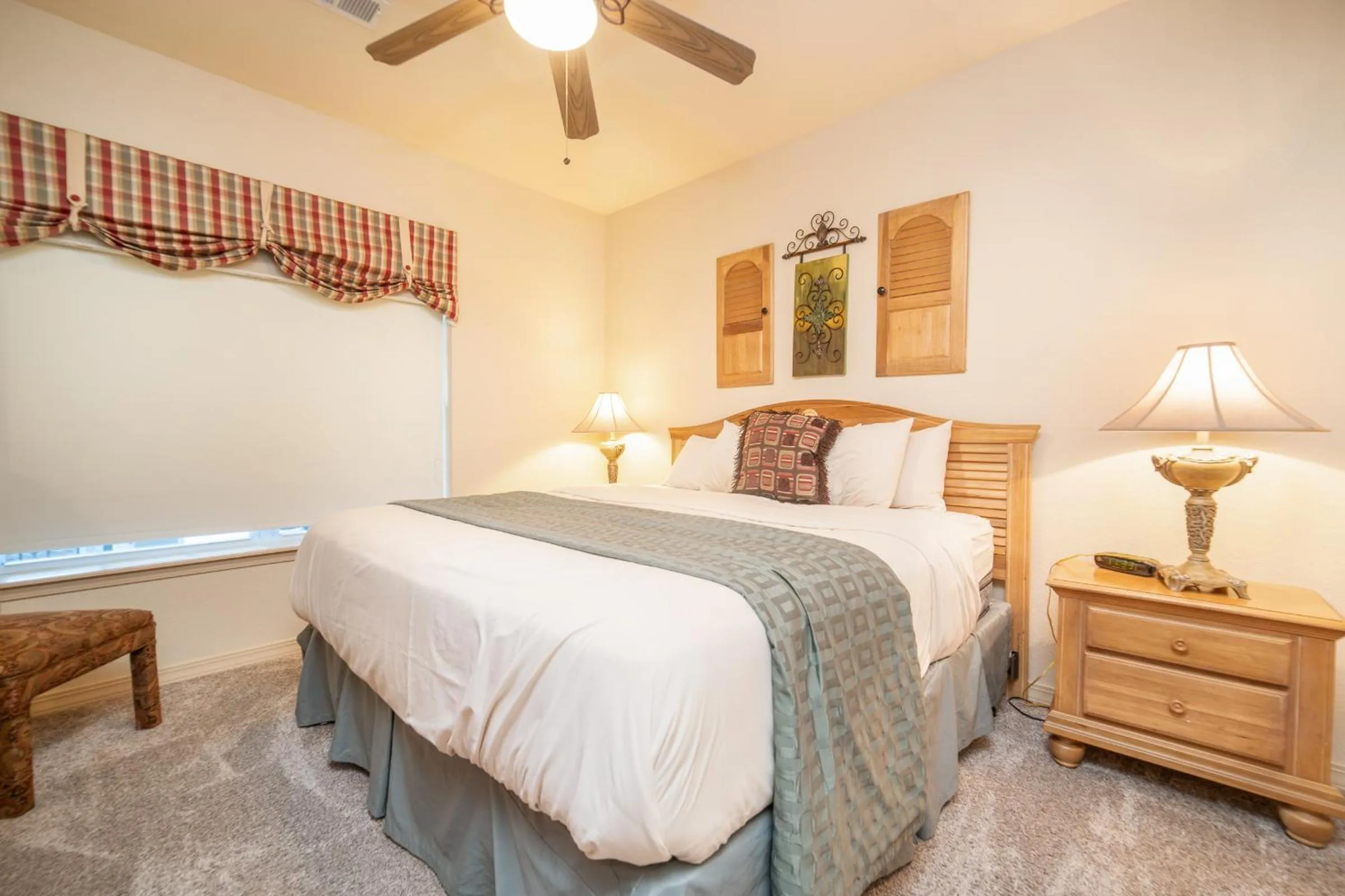 Bed in Links at Thousand Hills