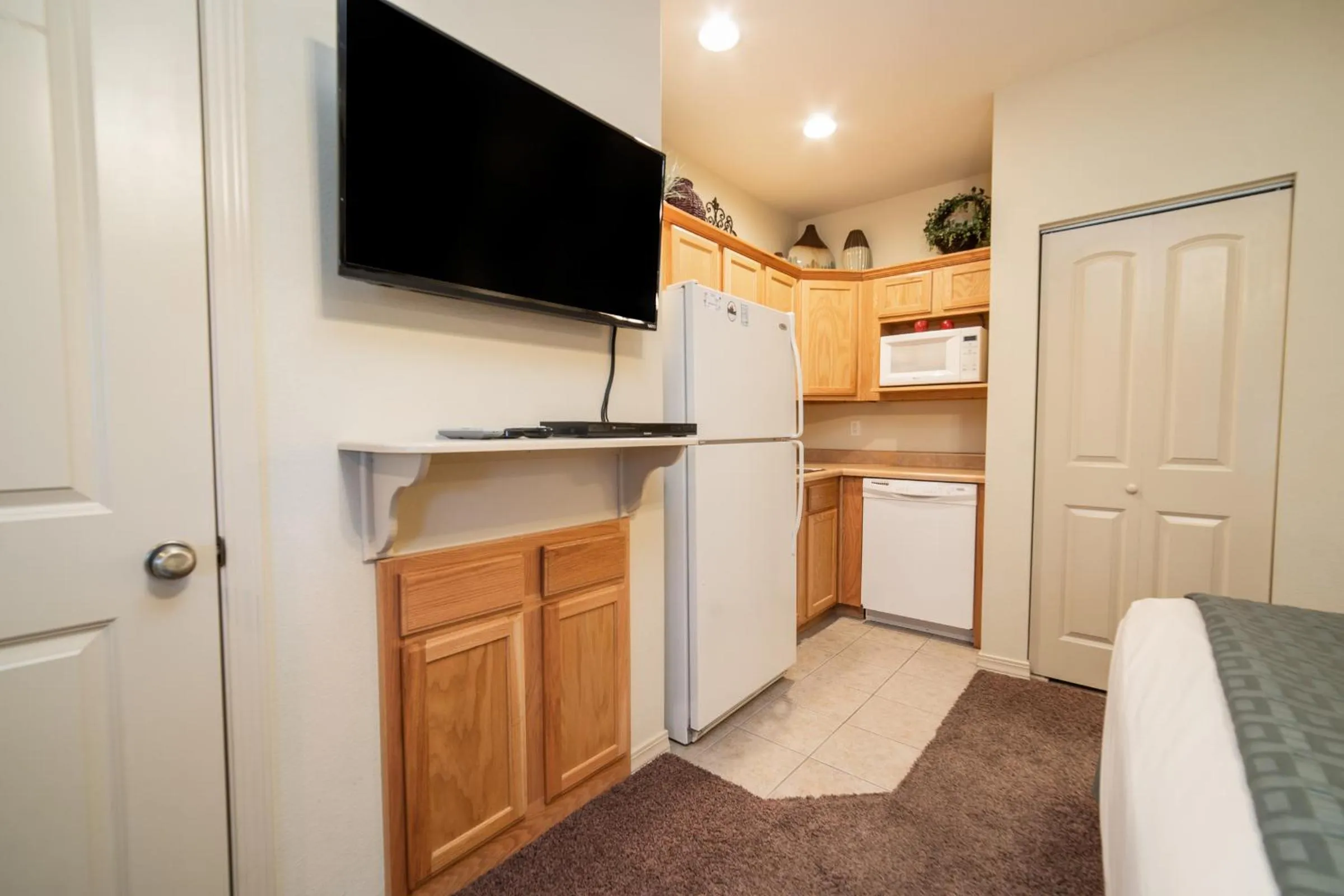 TV and multimedia in Links at Thousand Hills