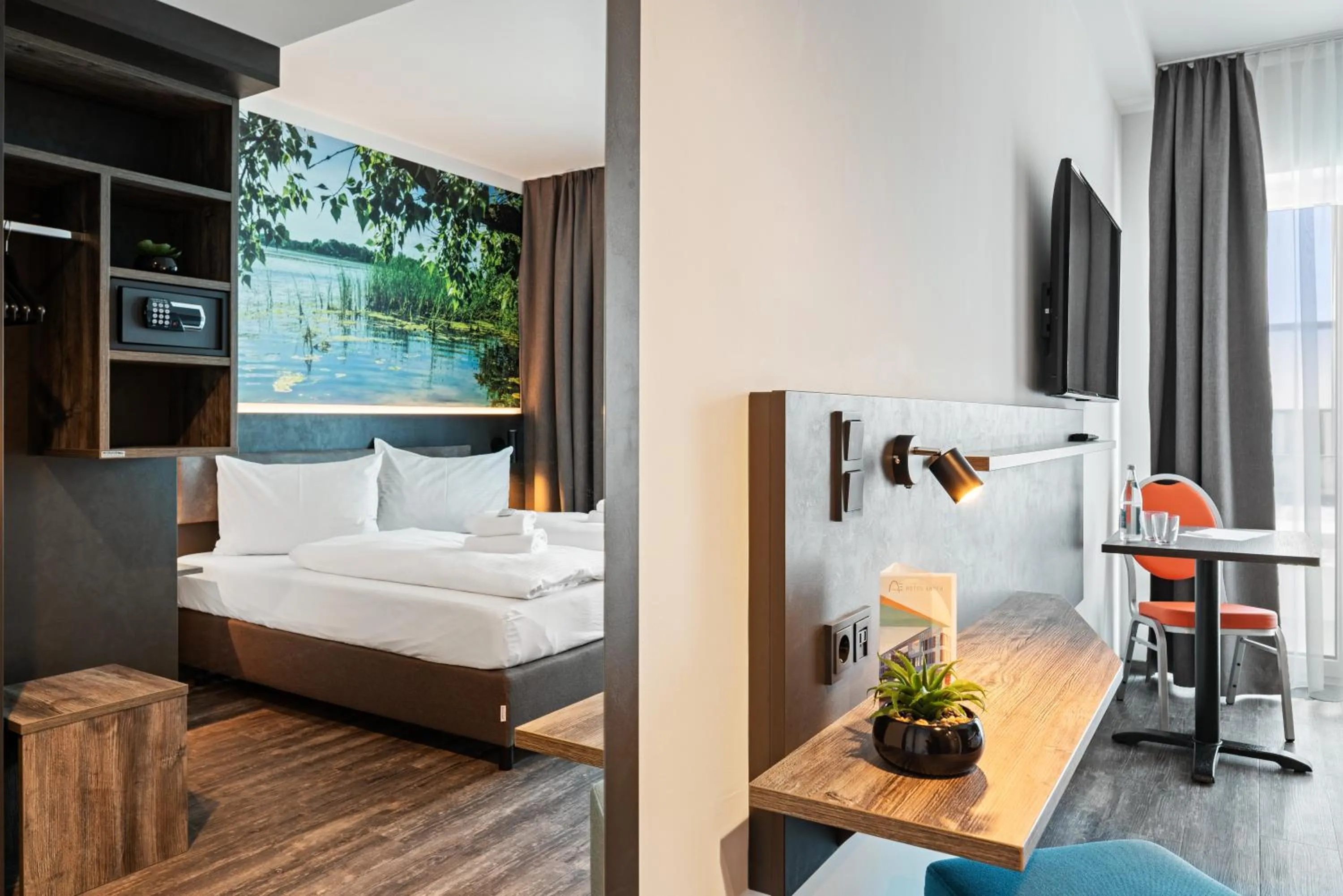 Photo of the whole room, Bed in Hotel Amper