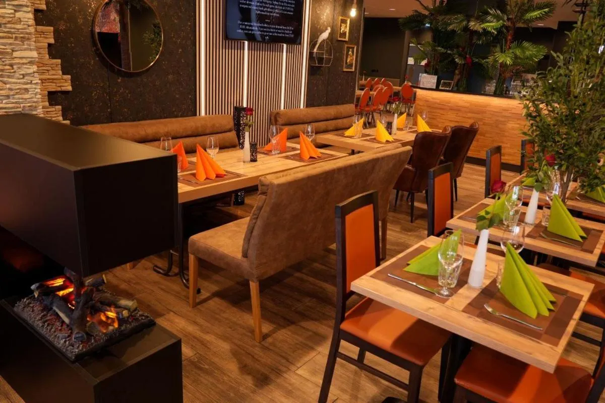 Restaurant/places to eat in Hotel Amper