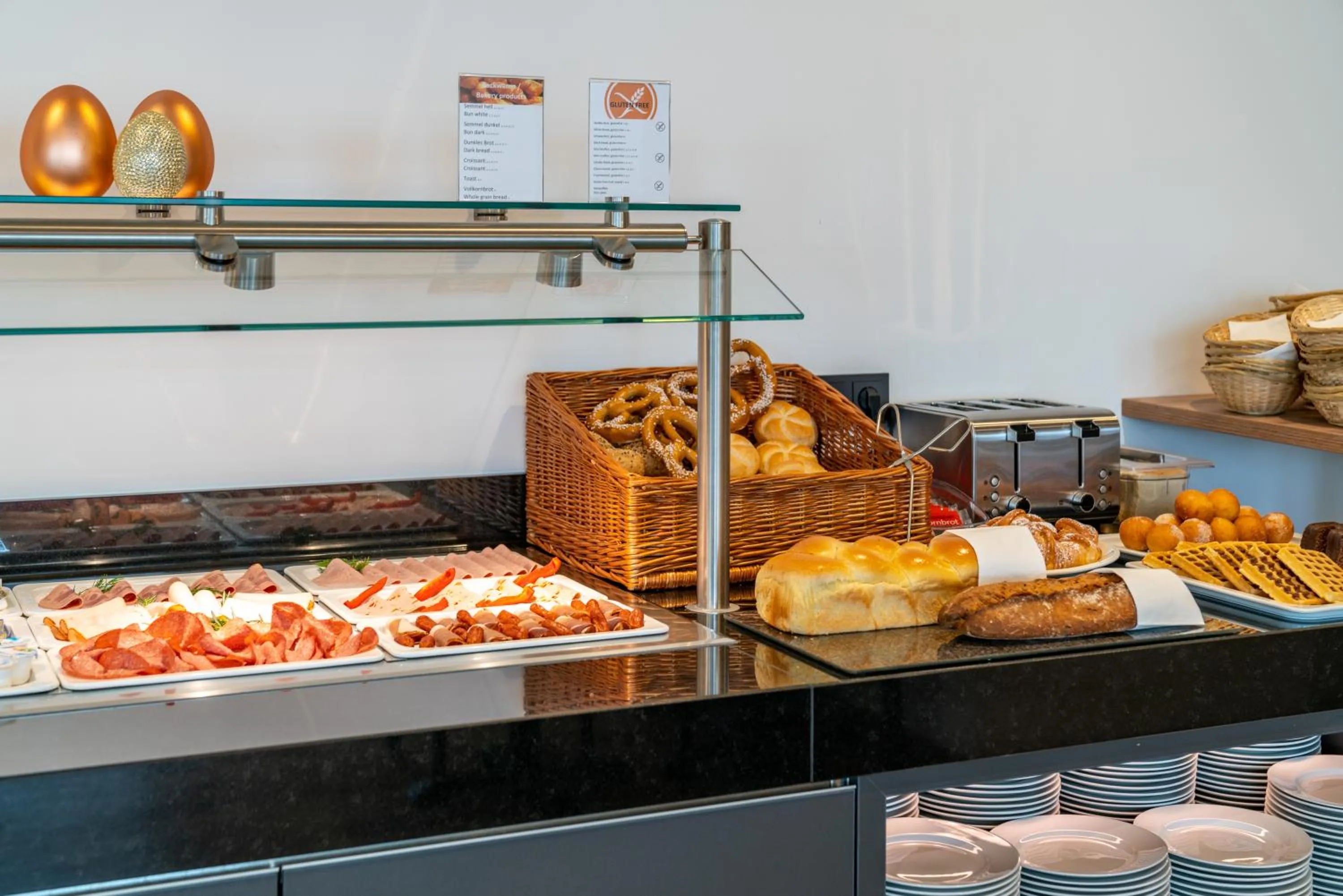 Breakfast in Hotel Amper