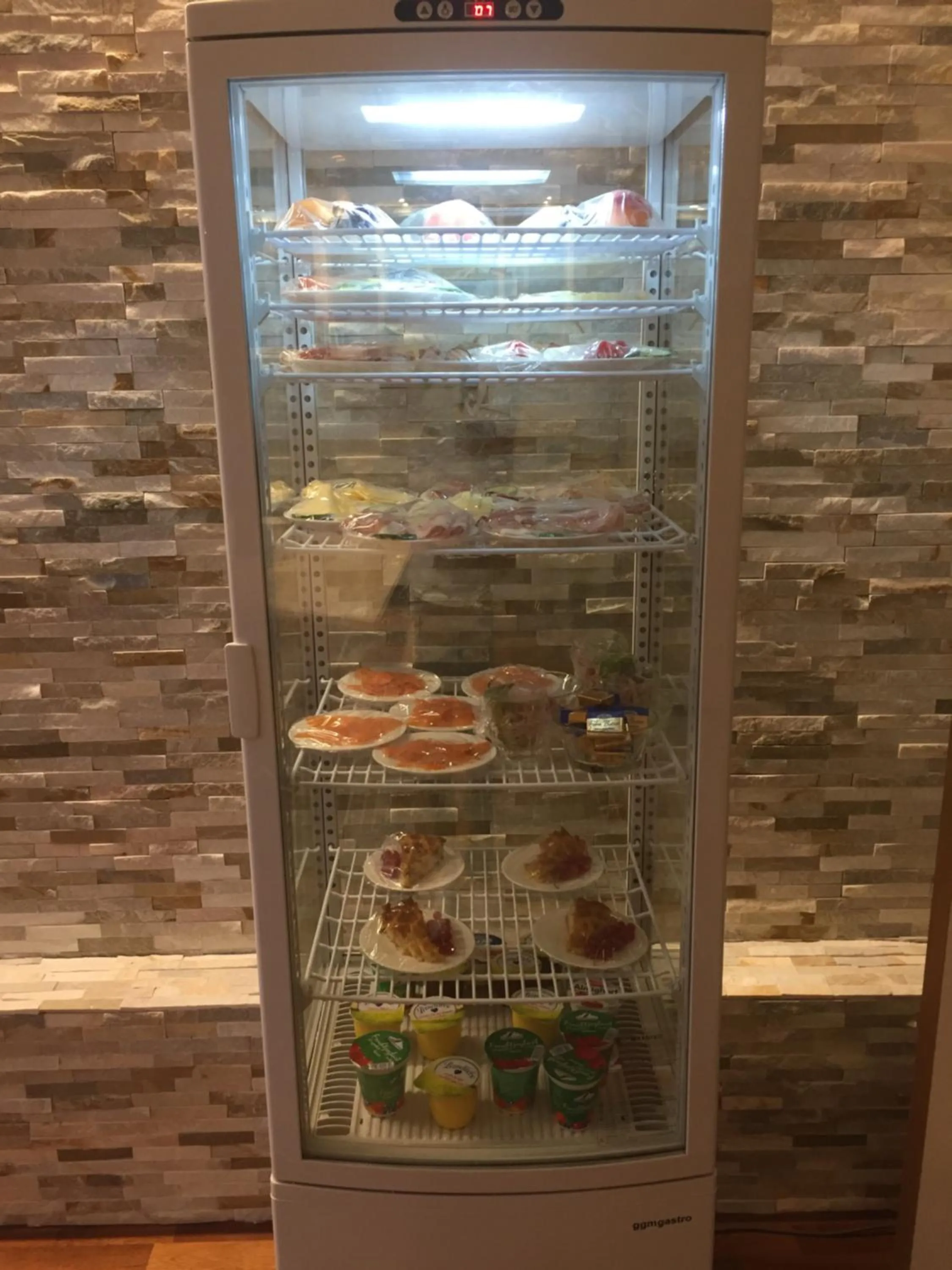 Breakfast in Town Hotel Wiesbaden - kleines Privathotel in Bestlage