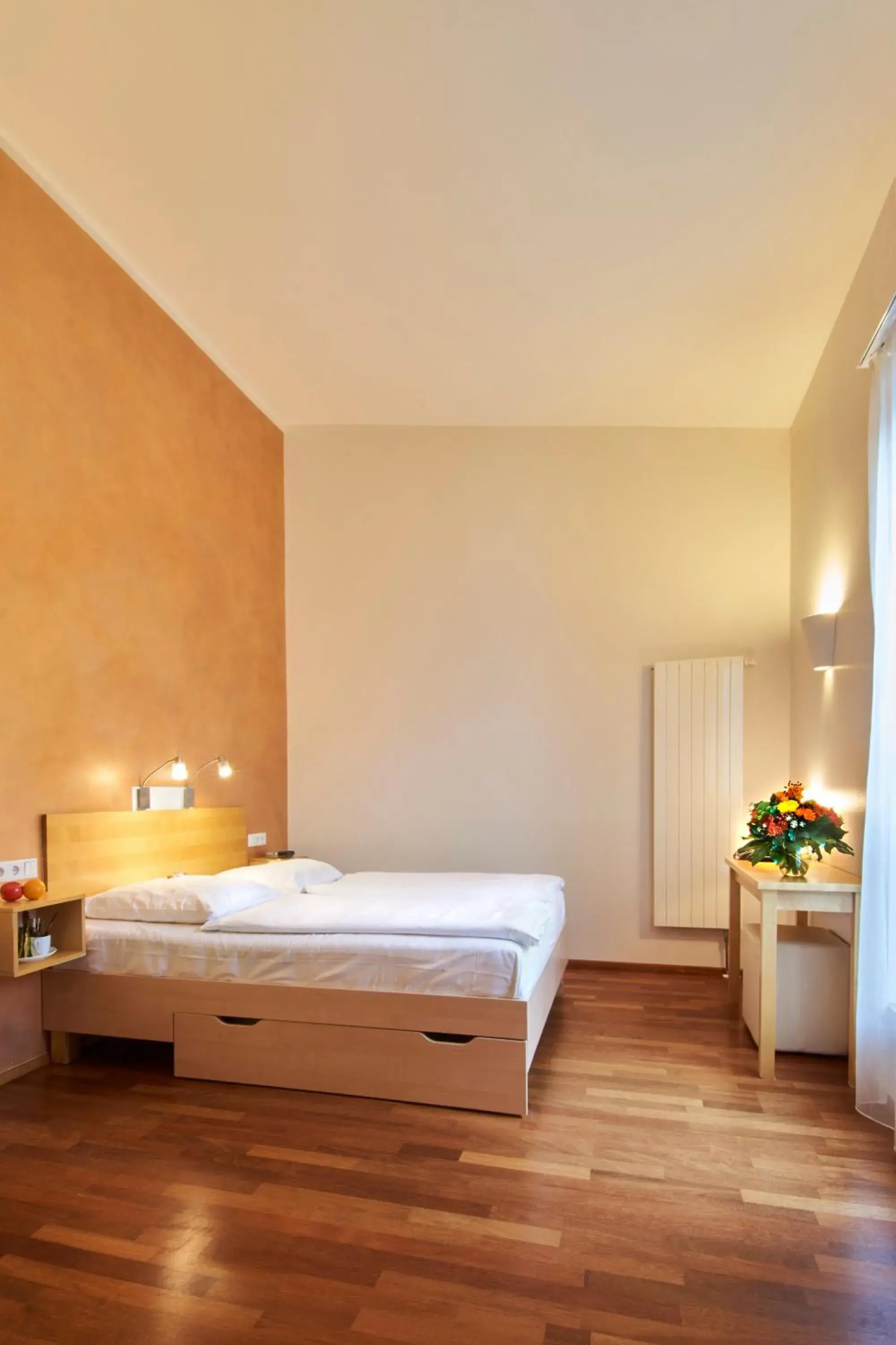 Superior Double Room in Town Hotel Wiesbaden - kleines Privathotel in Bestlage Superior Double Room in Town Hotel Wiesbaden - kleines Privathotel in Bestlage