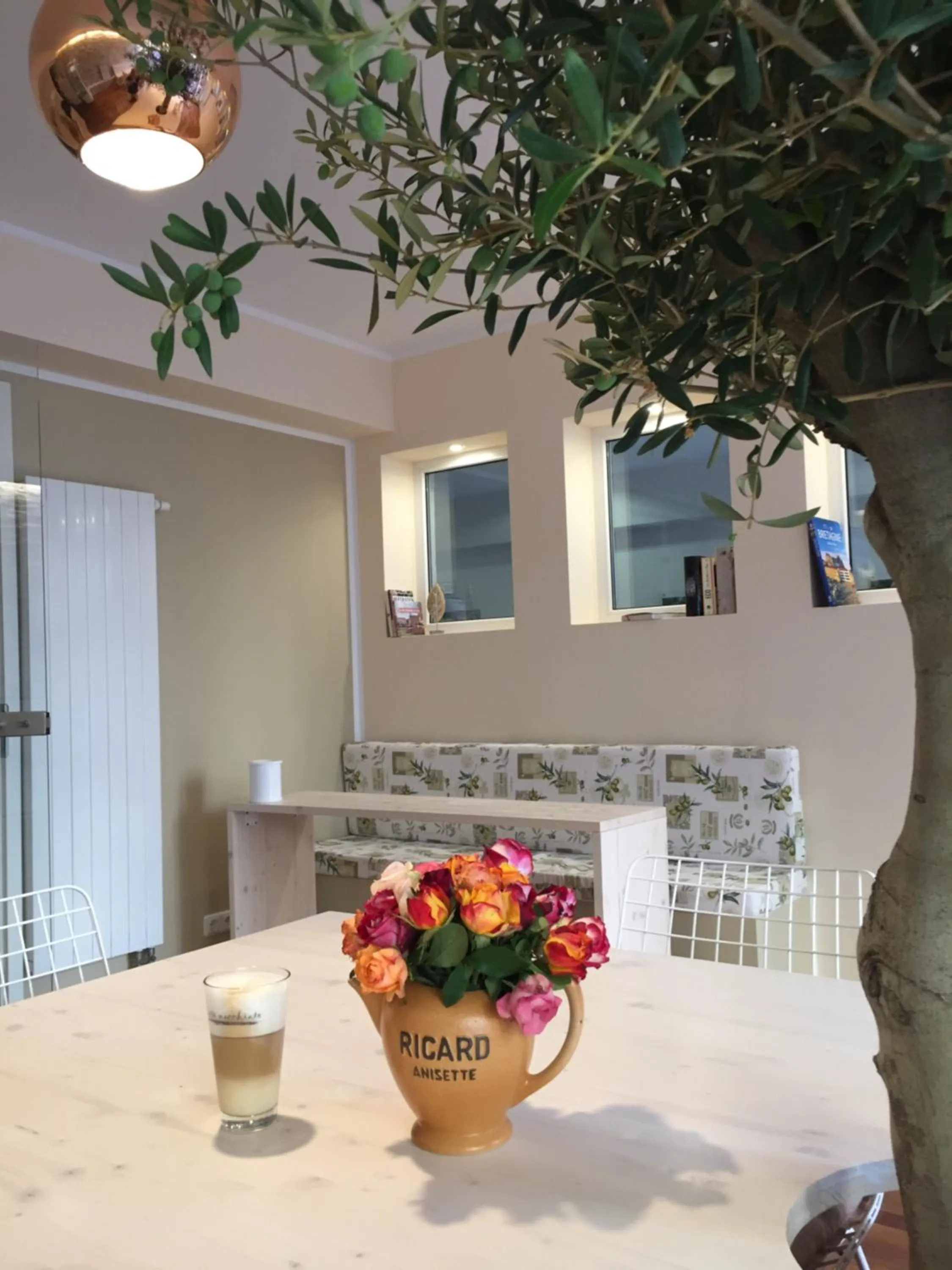 Communal lounge/ TV room in Town Hotel Wiesbaden - kleines Privathotel in Bestlage