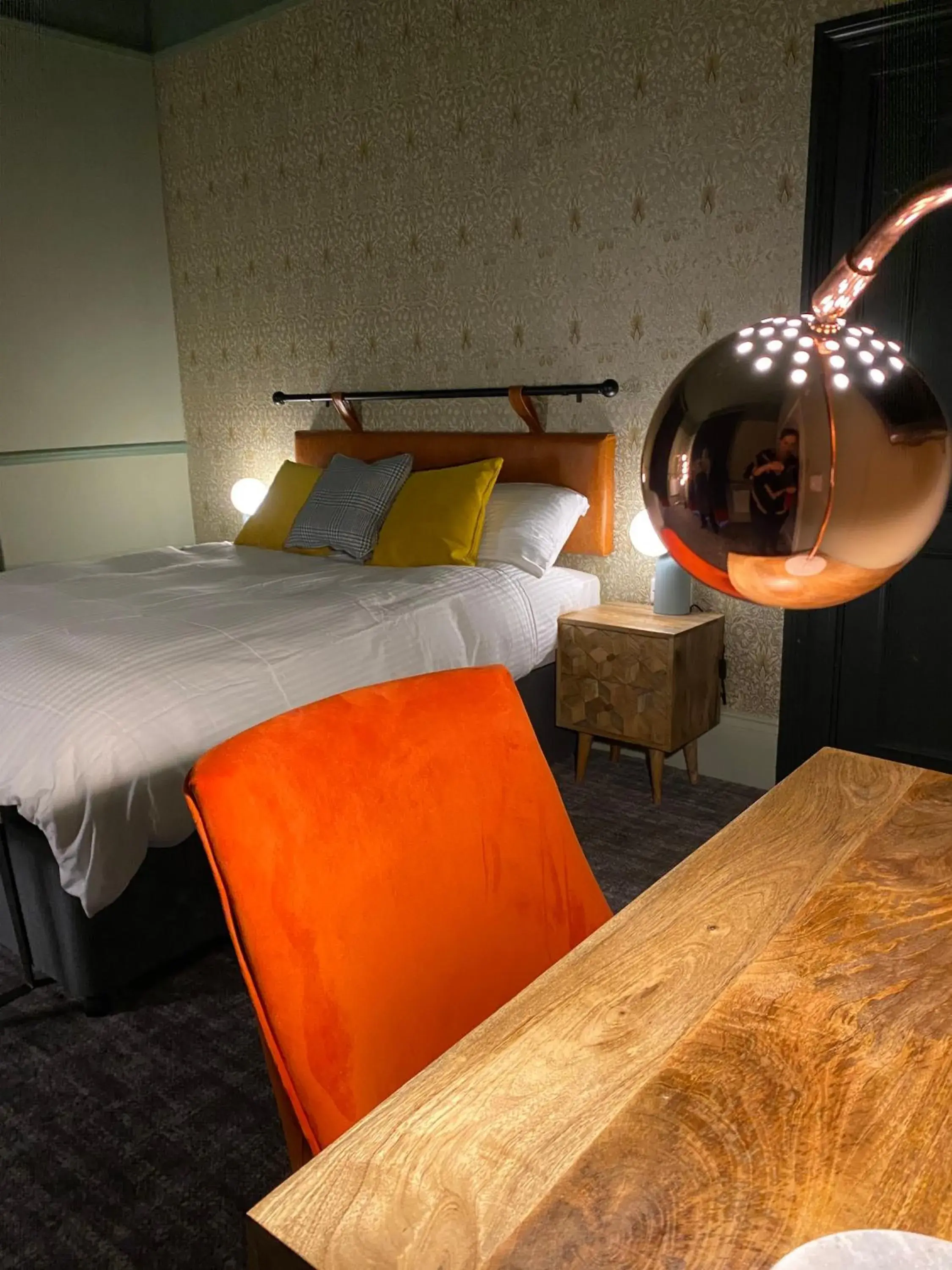 Standard Double Room - single occupancy in The Waterman's Arms Standard Double Room - single occupancy in The Waterman's Arms