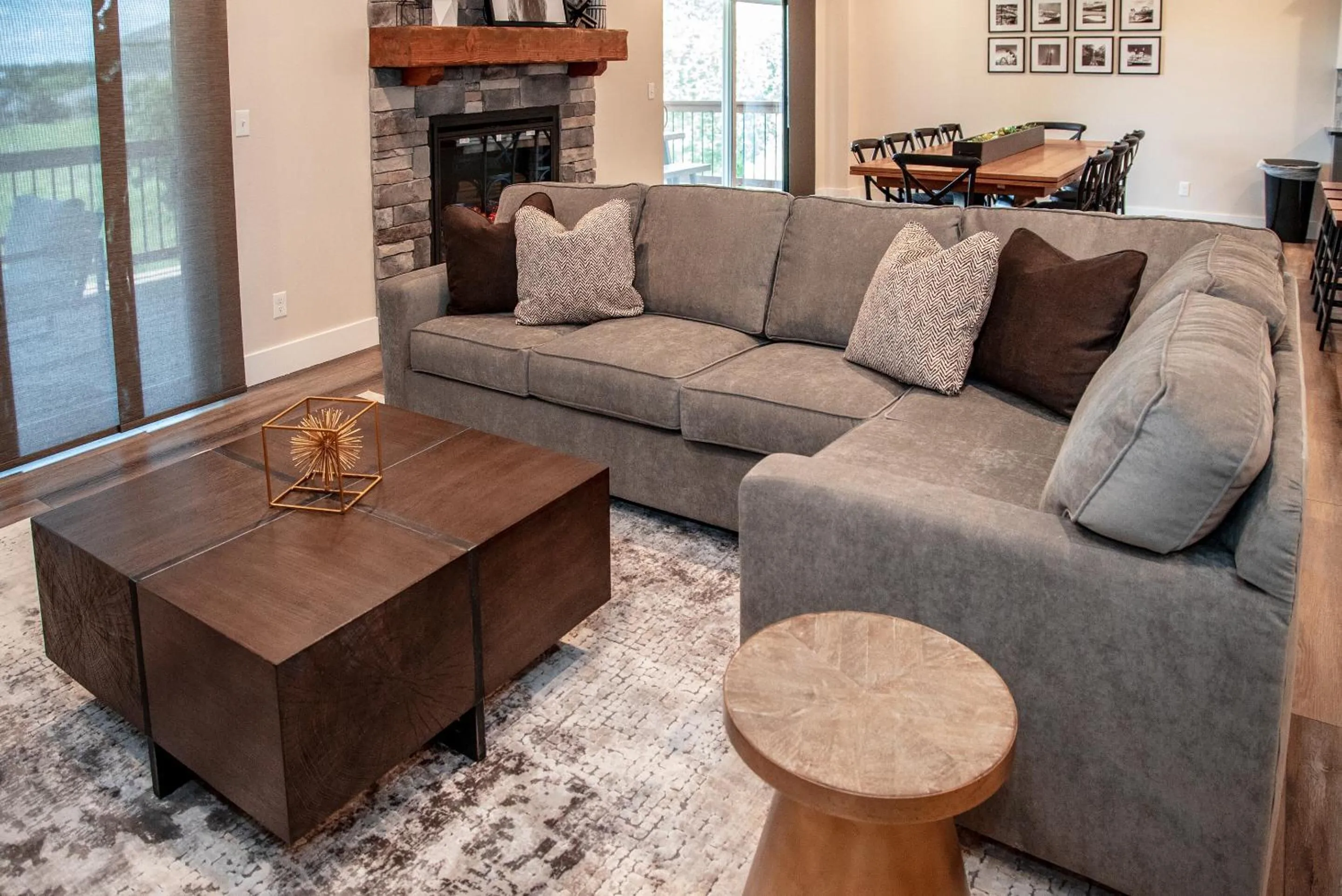 Living room in Reunion Lodges at Thousand Hills