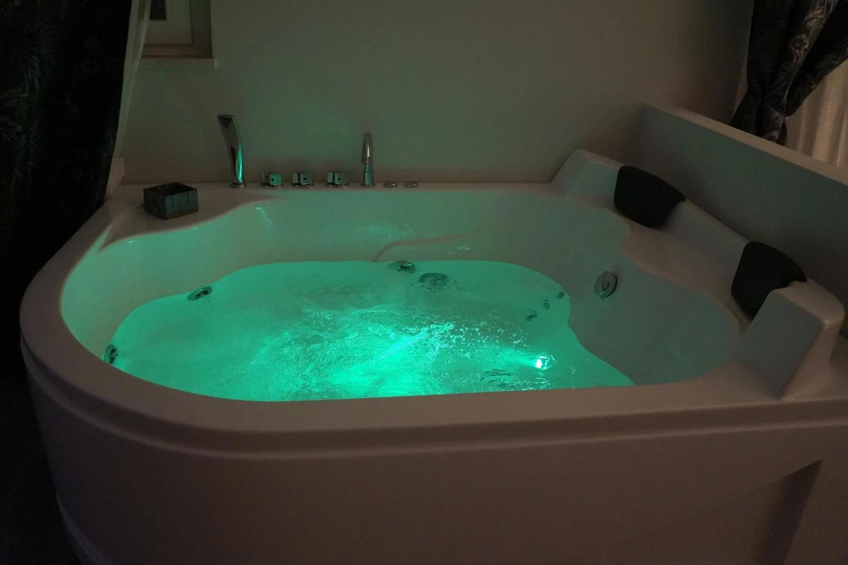 Hot Tub in B&B Maison Grace