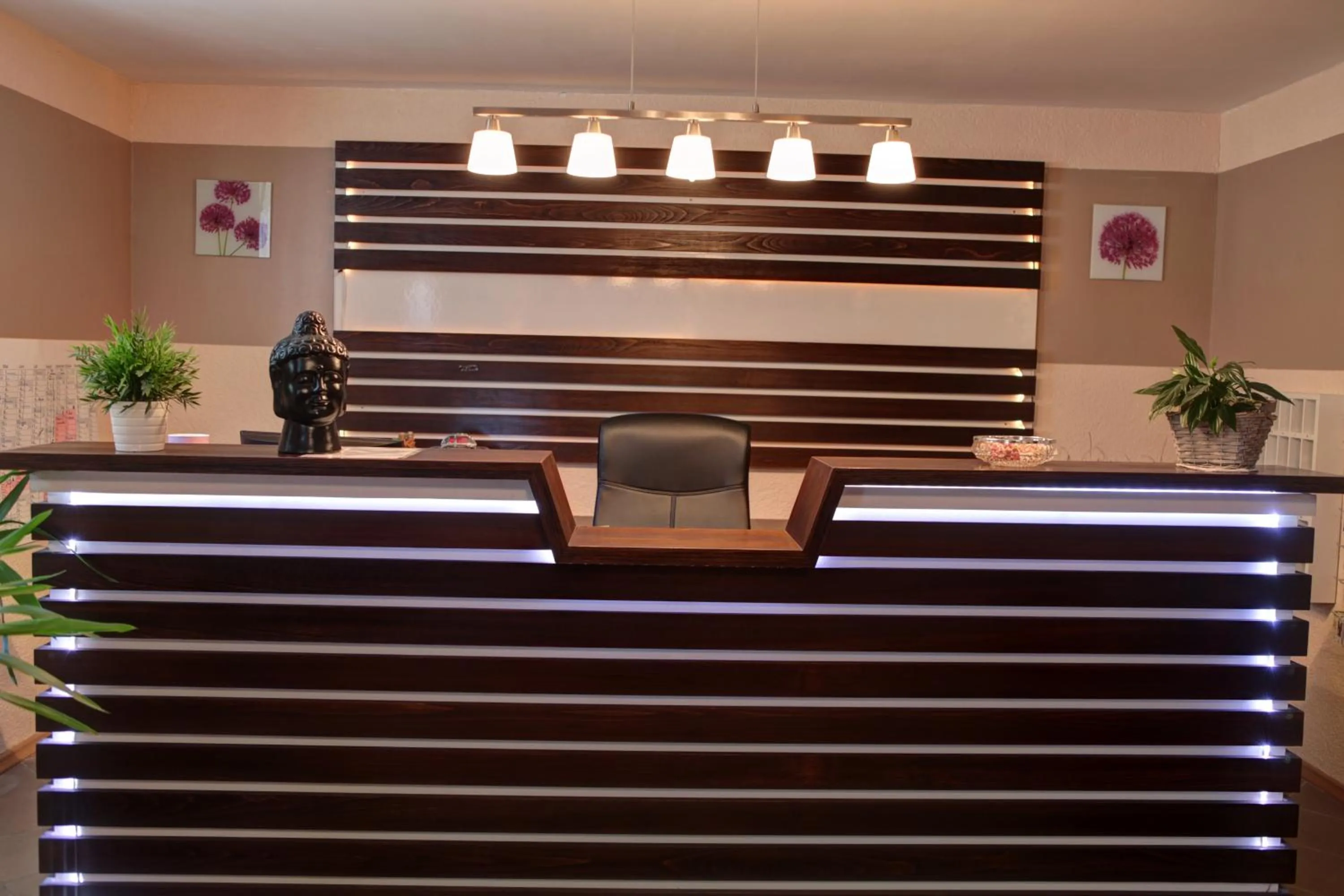 Lobby or reception in Garni Hotel Rödelheimer Hof