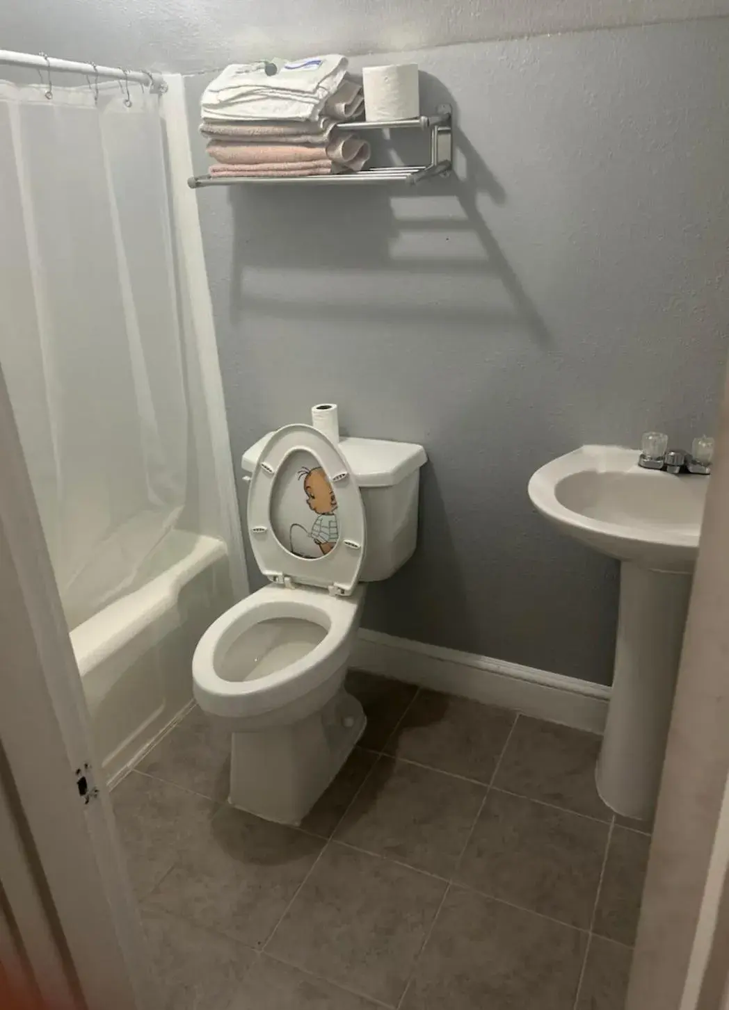 Large Double Room in Pine Mountain Inn Large Double Room in Pine Mountain Inn