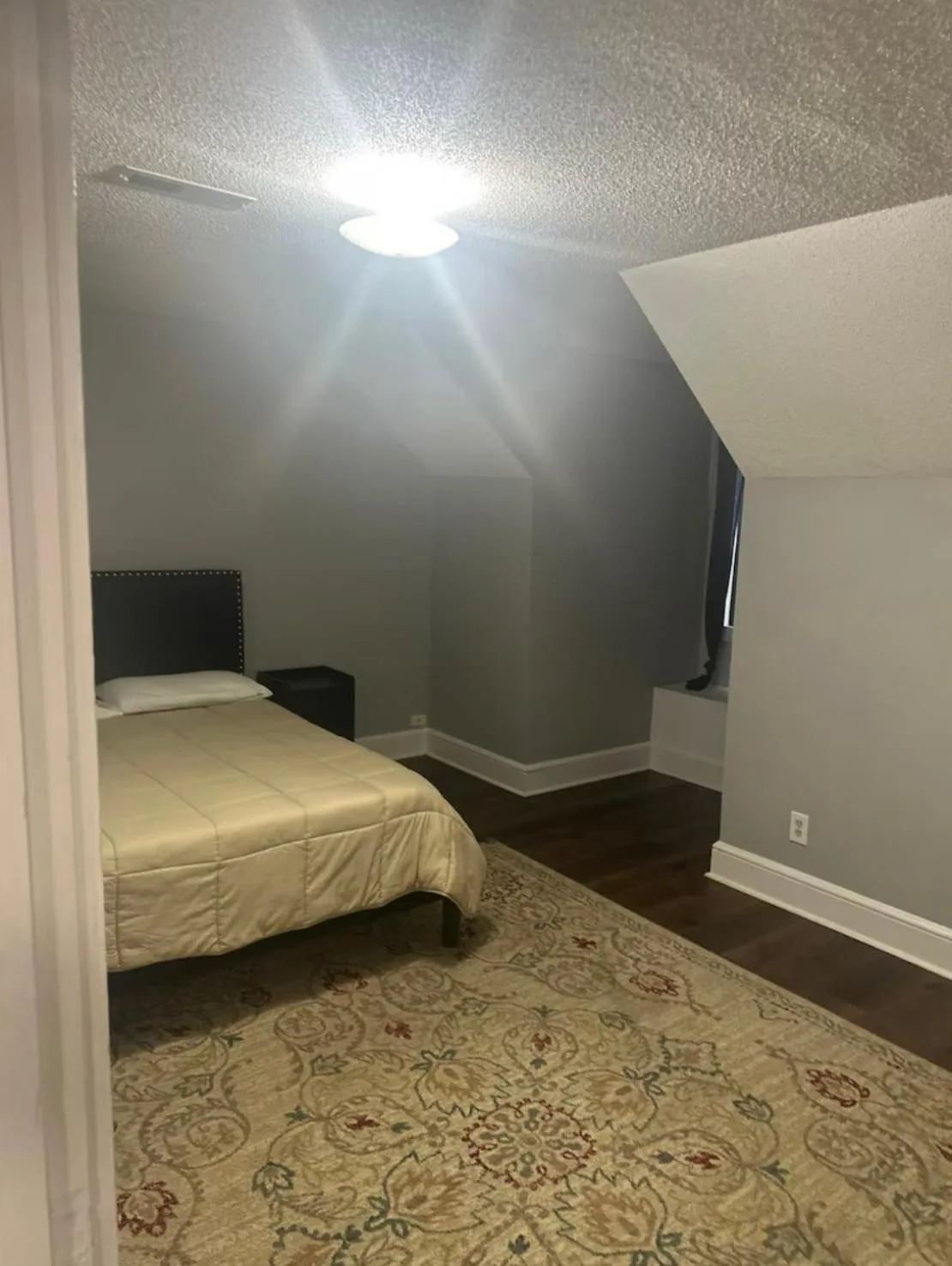 Bed in Pine Mountain Inn